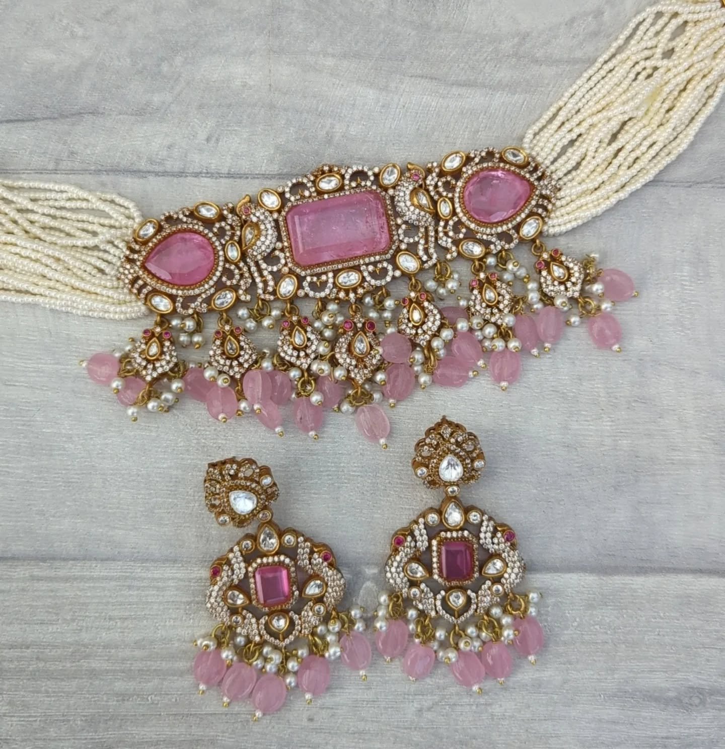 Baby pink gold silver uncut Kundan &amp; Moissanite choker set. A stunning piece for a bridal pre event or sister of the groom/bride. Also available in maroon &amp; green. 

TAP photo to shop/price. 
In stock &amp; ready to ship. 

#moissanite #moiss