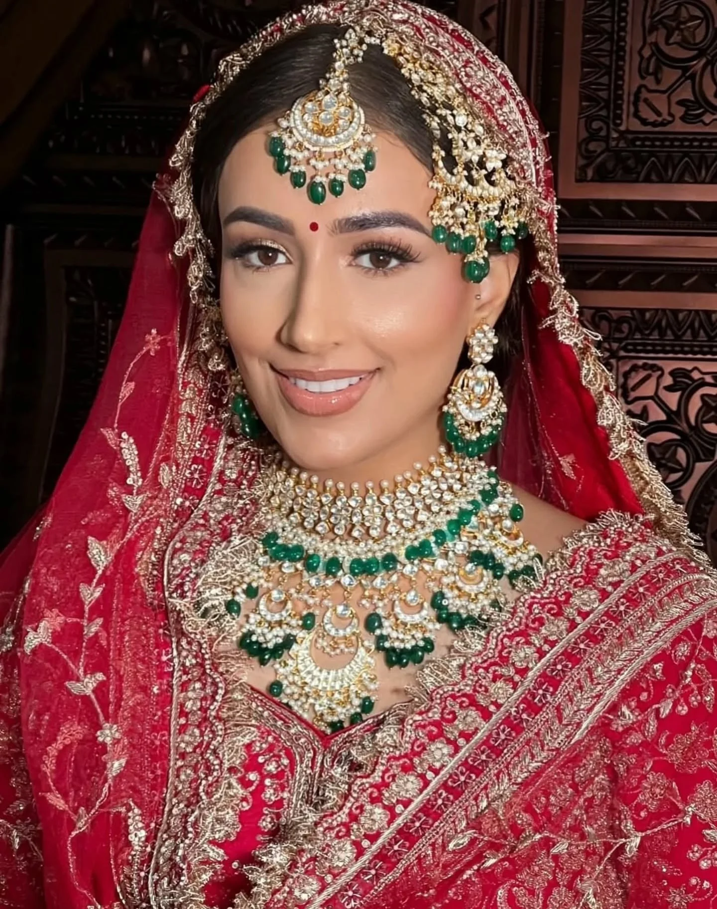 Our beautiful bride Kiran wearing our pachi kundan bridal set customised in dark green for her wedding ceremony 💚❤️

Makeup: @tanyamann.mua 
Hair: @tinak_hairstylist 
Outfit: @nilibarludhiana

DM us to book your bridal jewellery appointment. We stoc