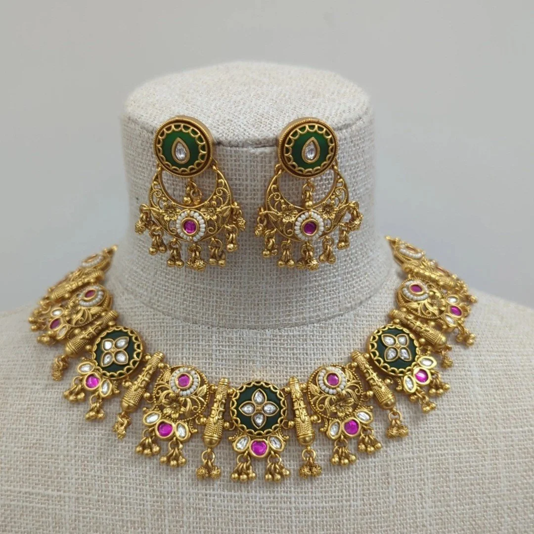 Green Gold Heritage Rajwadi Kundan Neckline Jewellery Set with Earrings