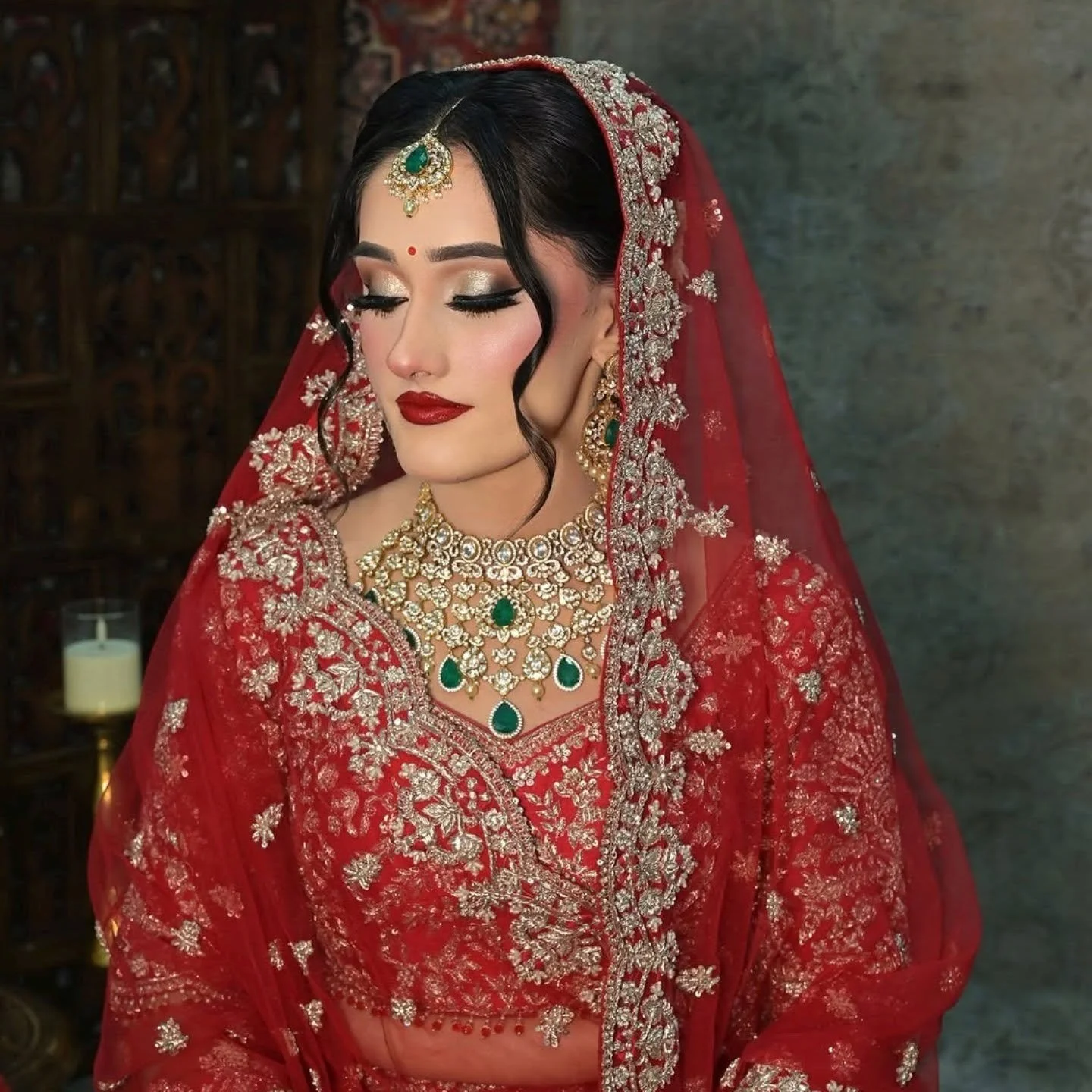 Our beautiful bride Alisha @tee_x__ wearing our gold silver green Kundan bridal set ❤️💚

Makeup: @madihakhanmua
Outfit: @frontierraasuk 
Videography:@theroyalweddingmoments

#indianbride #kundanbride #asianbride #bridalset #pachikundan