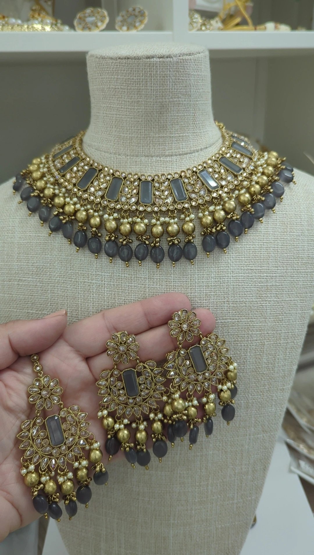 Grey Antique Gold Necklace Jewellery Set