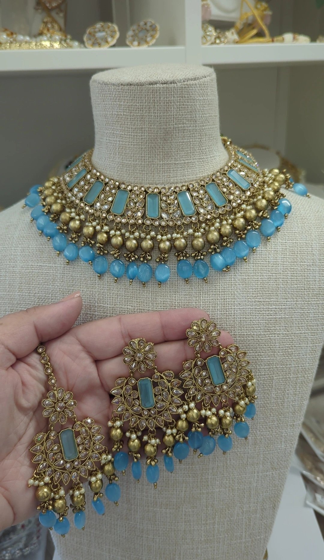 Baby Blue Antique Gold Necklace Jewellery Set