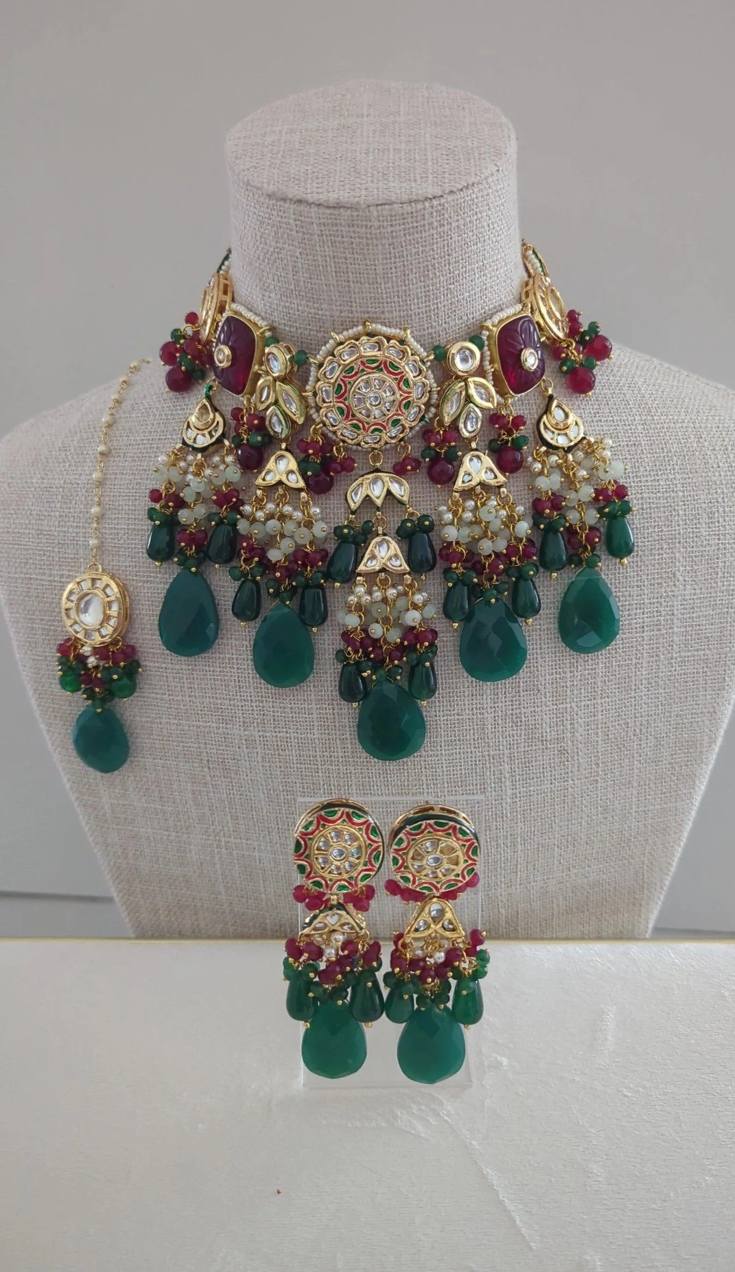 Green V Shaped Meenakari Kundan Choker Necklace Jewellery Set
