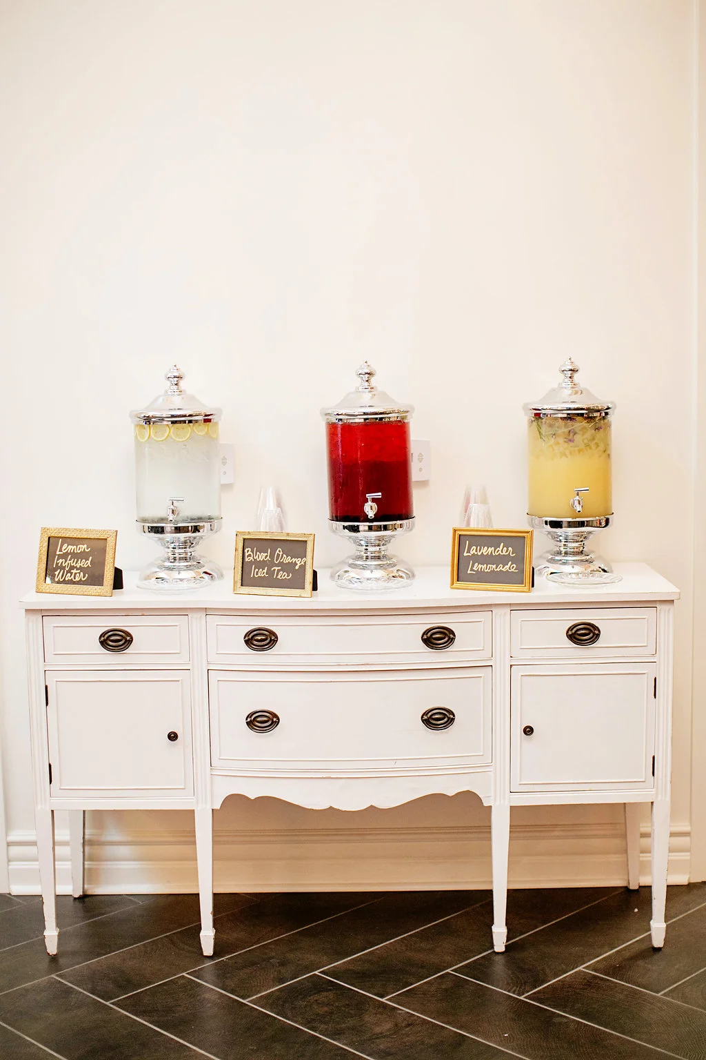 Estate on 2nd Grand Opening Party | Chard Photographer | Green Apple Event Co