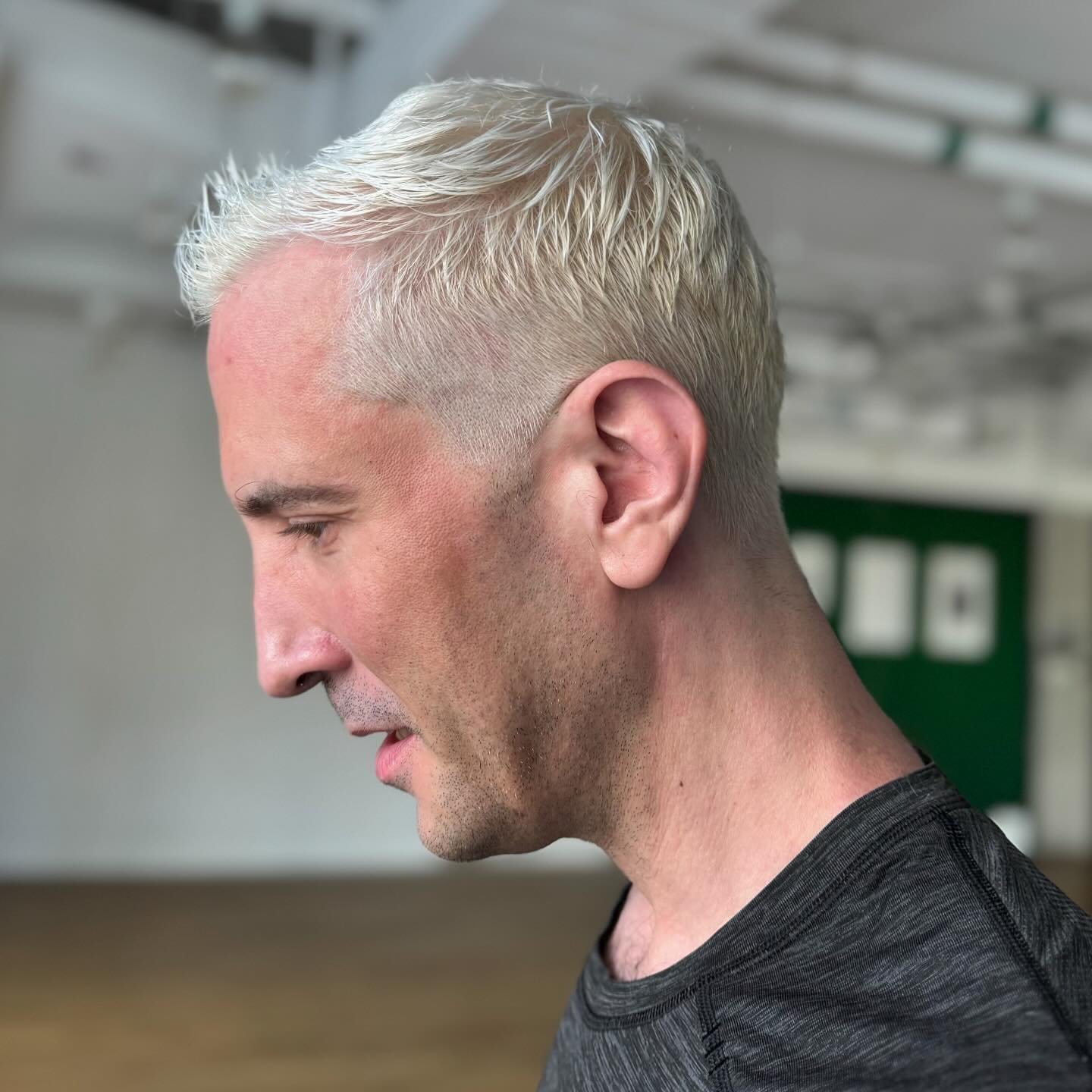 Fresh cut by Tom and color by Simona this client is ready to turn heads at the wedding!  From a sharp, modern haircut that complements his style to the color that adds depth and shine, looking polished, confident, and picture-perfect!

Color: @simoha