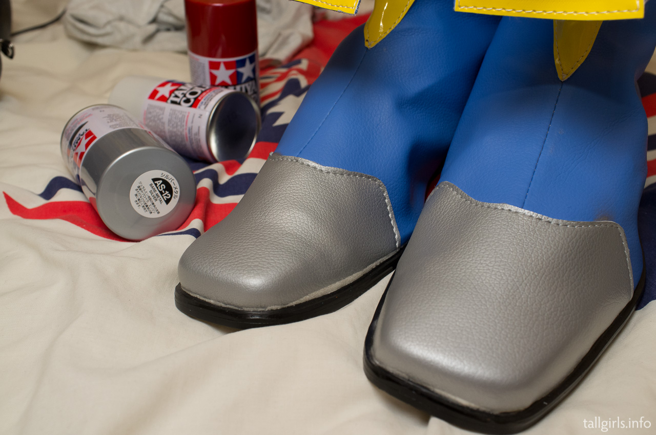 The grey pleather used for the toecaps looked really bad so I painted over them, much better