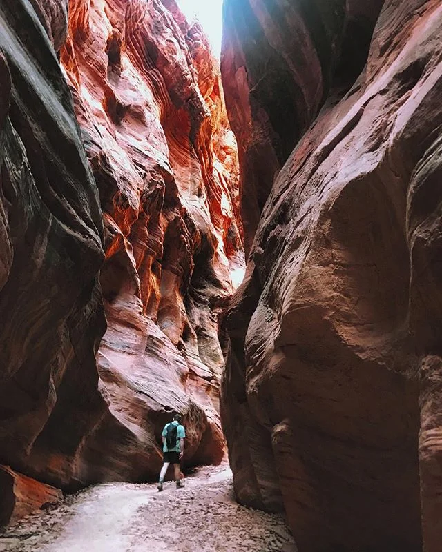 Give me those warm washes, the crisp sun, the stark blues and rusty hues. Utah in four days. .
.
#utah #buckskingulch #slotcanyon #desert #funisthebest