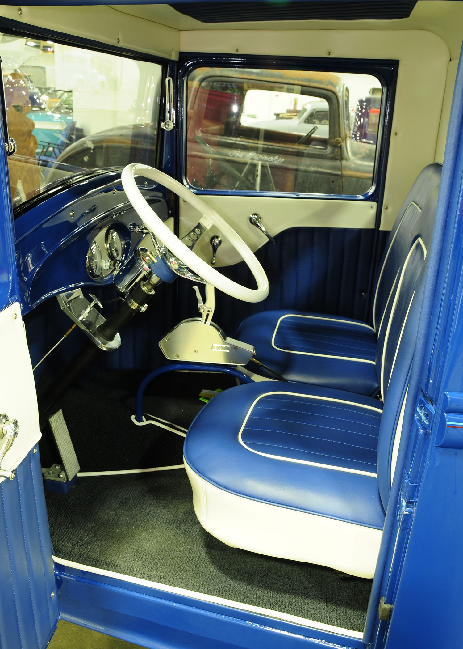 1932-ford-pickup-interior.jpg