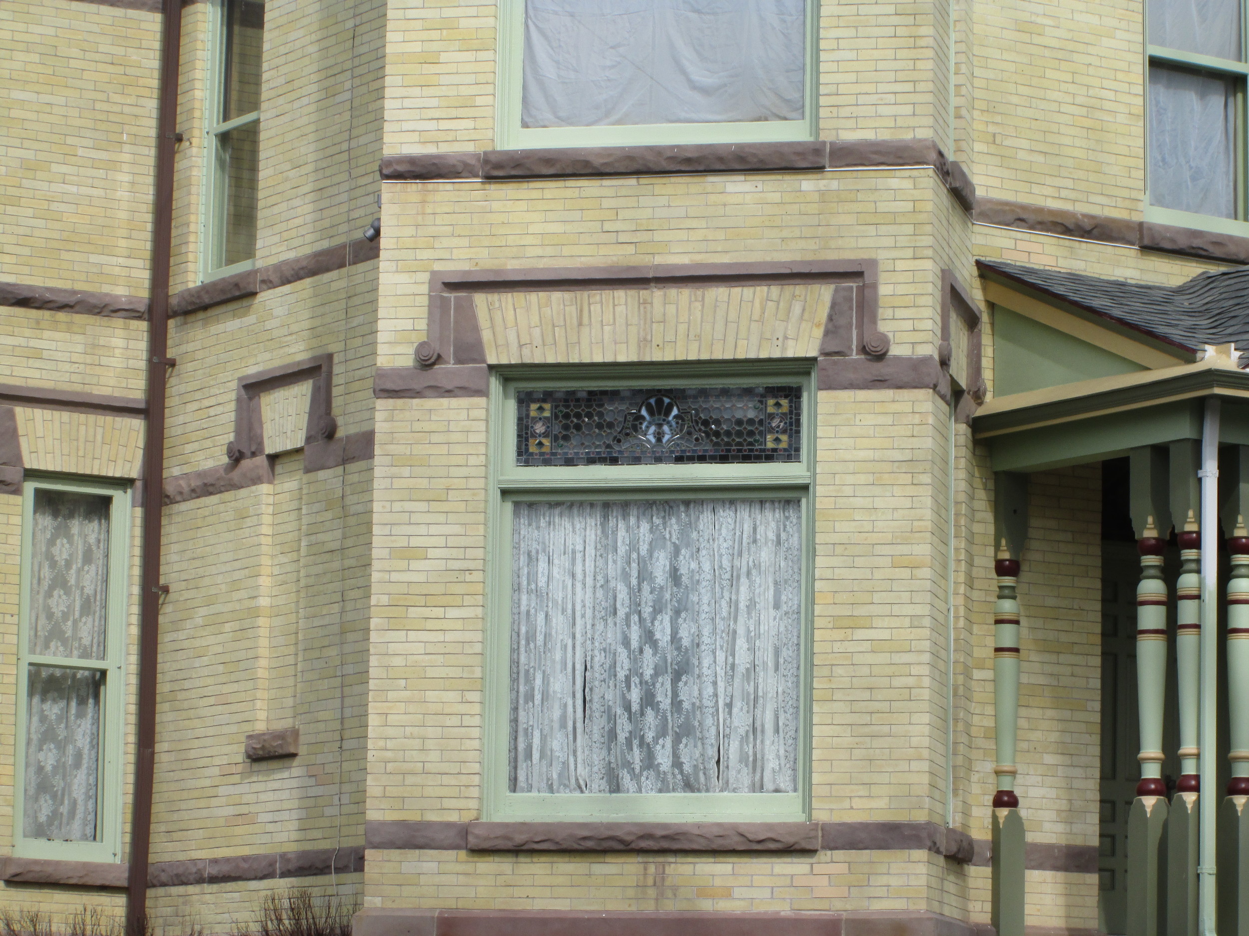 Division 364 bay window.JPG