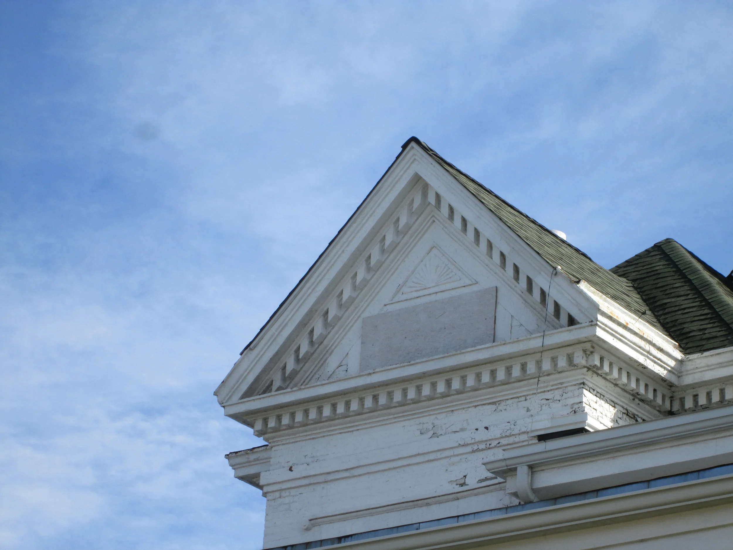Gifford 105 N gable.JPG