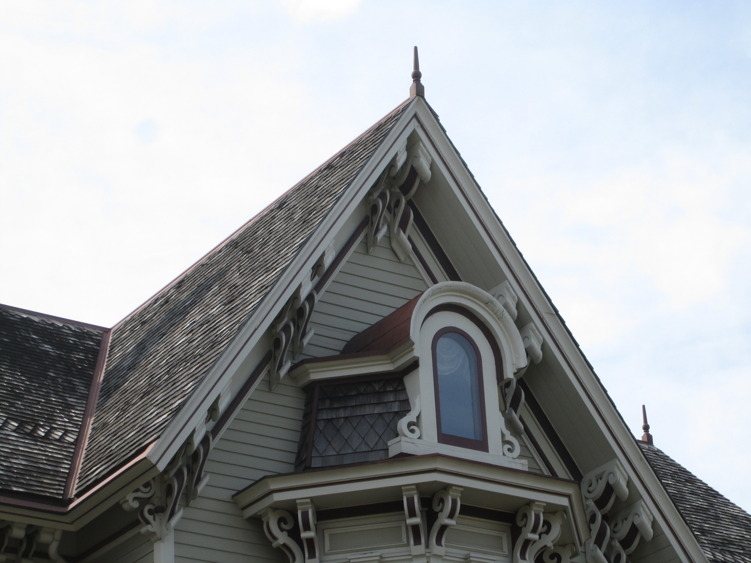 Gifford 155 S attic window.JPG