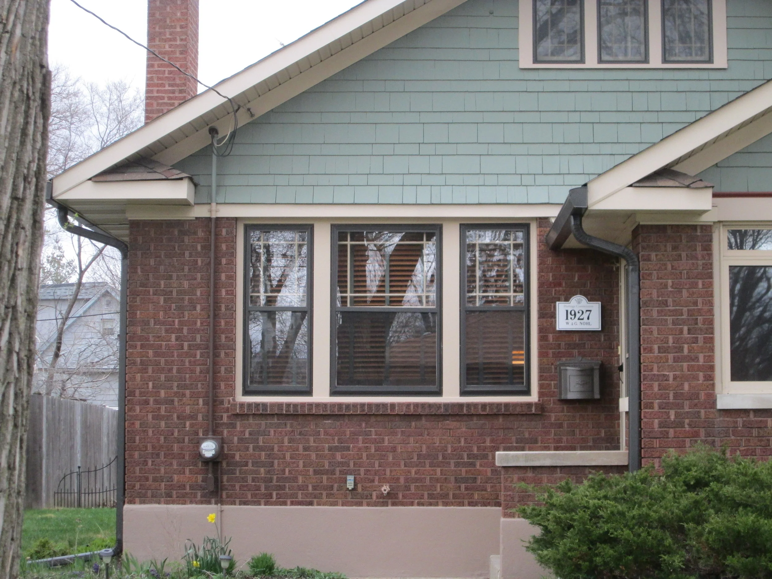 Columbia 634 9 over 1 windows.JPG