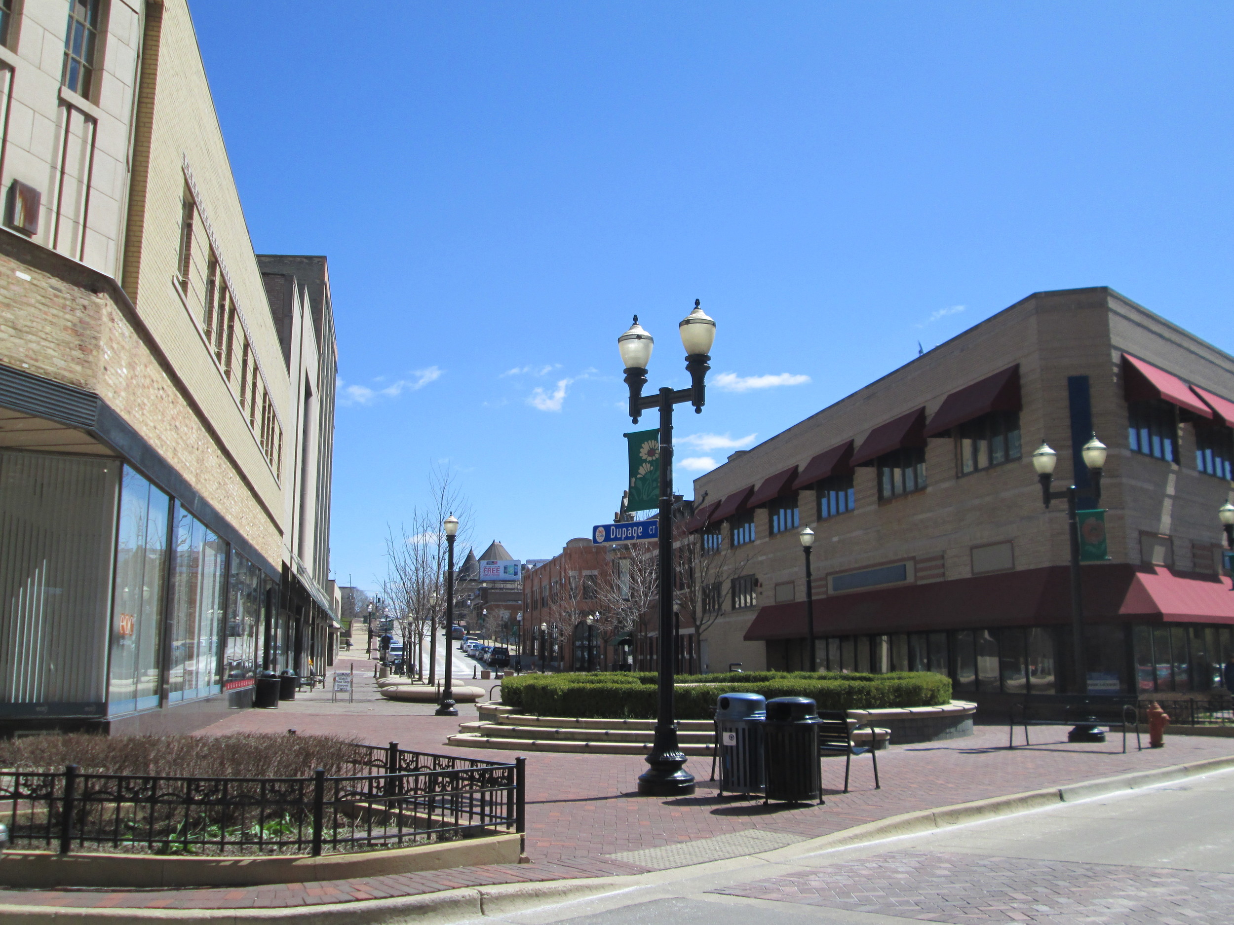 Dupage Court sign facing east.JPG