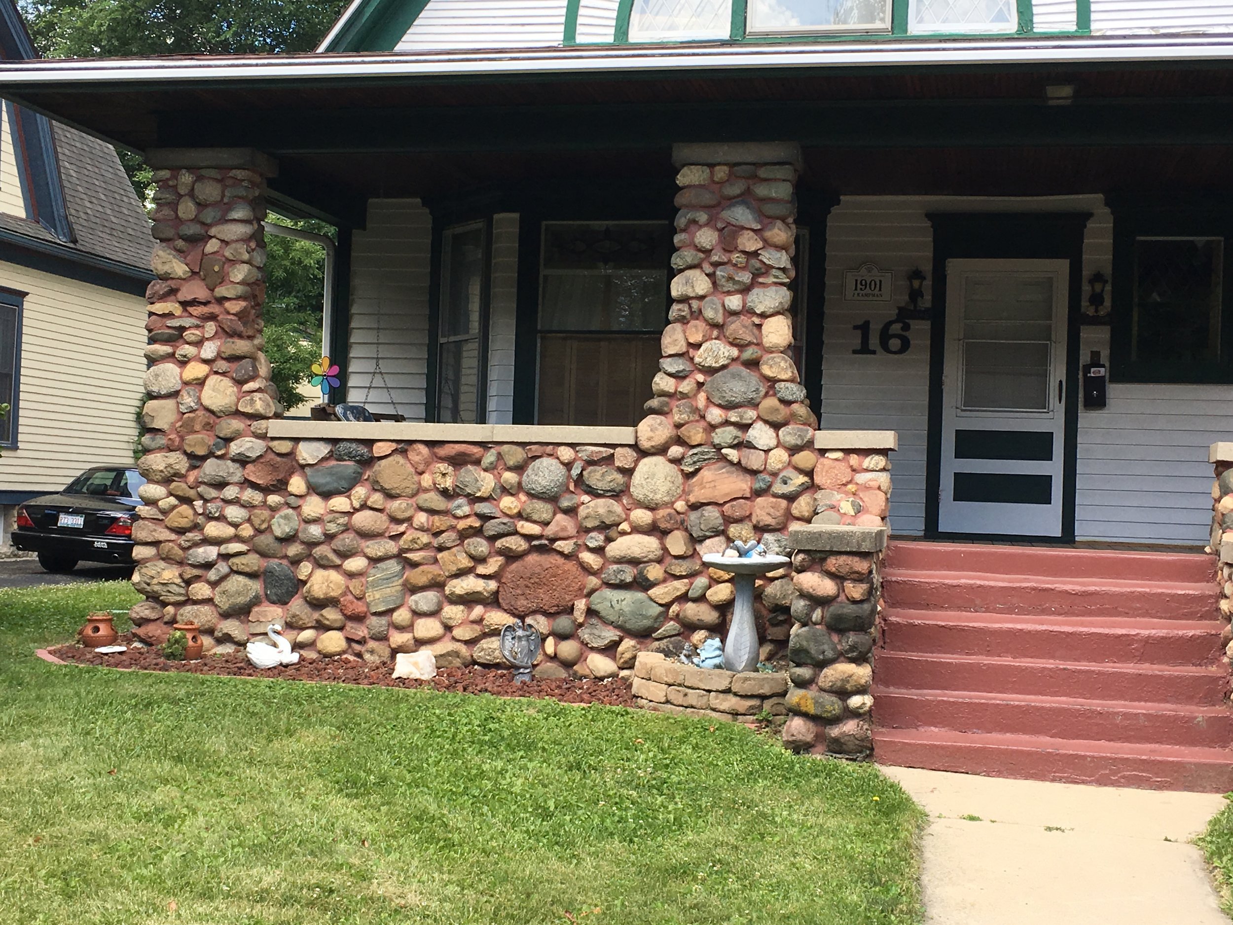 Dubois 16 S stone porch wall and column.JPG