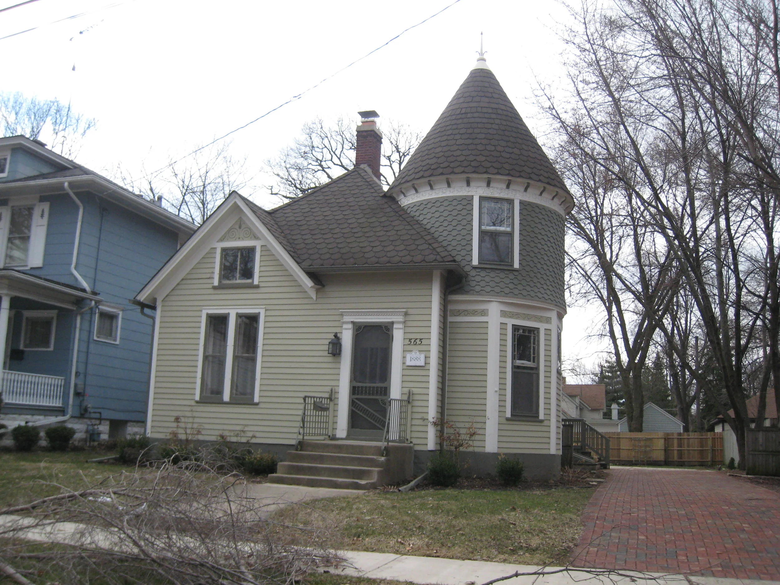 565 Park Street