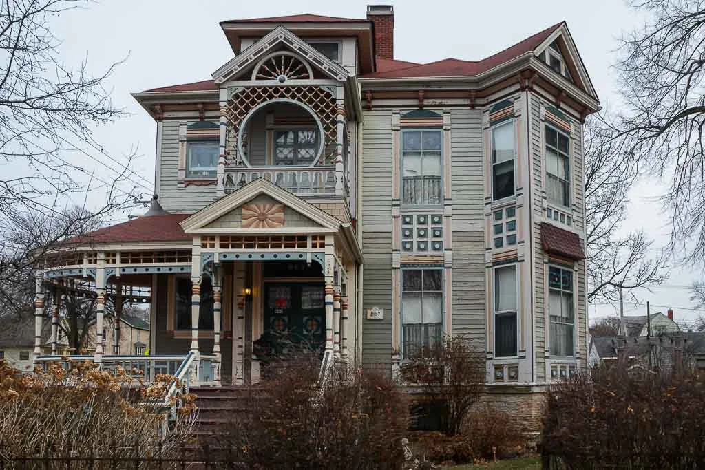 Historic Elgin653 Douglas Avenue