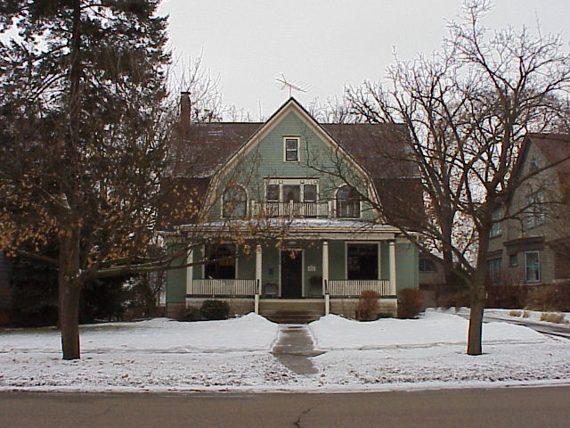 Douglas Av 826_Photo 2001.jpg