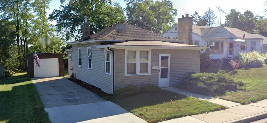 823 Adams Street