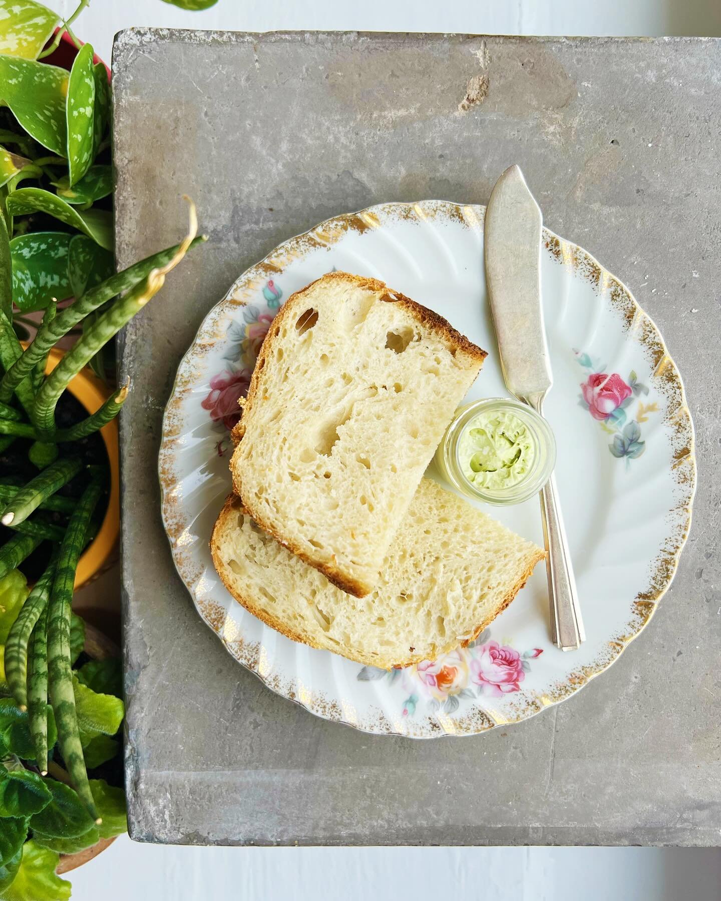 🌿🍴🌿🍴🌿🍴

housemade sourdough bread
with a spring herb butter 

🍴🌿🍴🌿🍴🌿

just a reminder&hellip; our book opens 30 days out, simply meaning todays date plus 30 days 💫 

just click on our website,
www.heirloomdelaware.com, 
click &ldquo;R E 