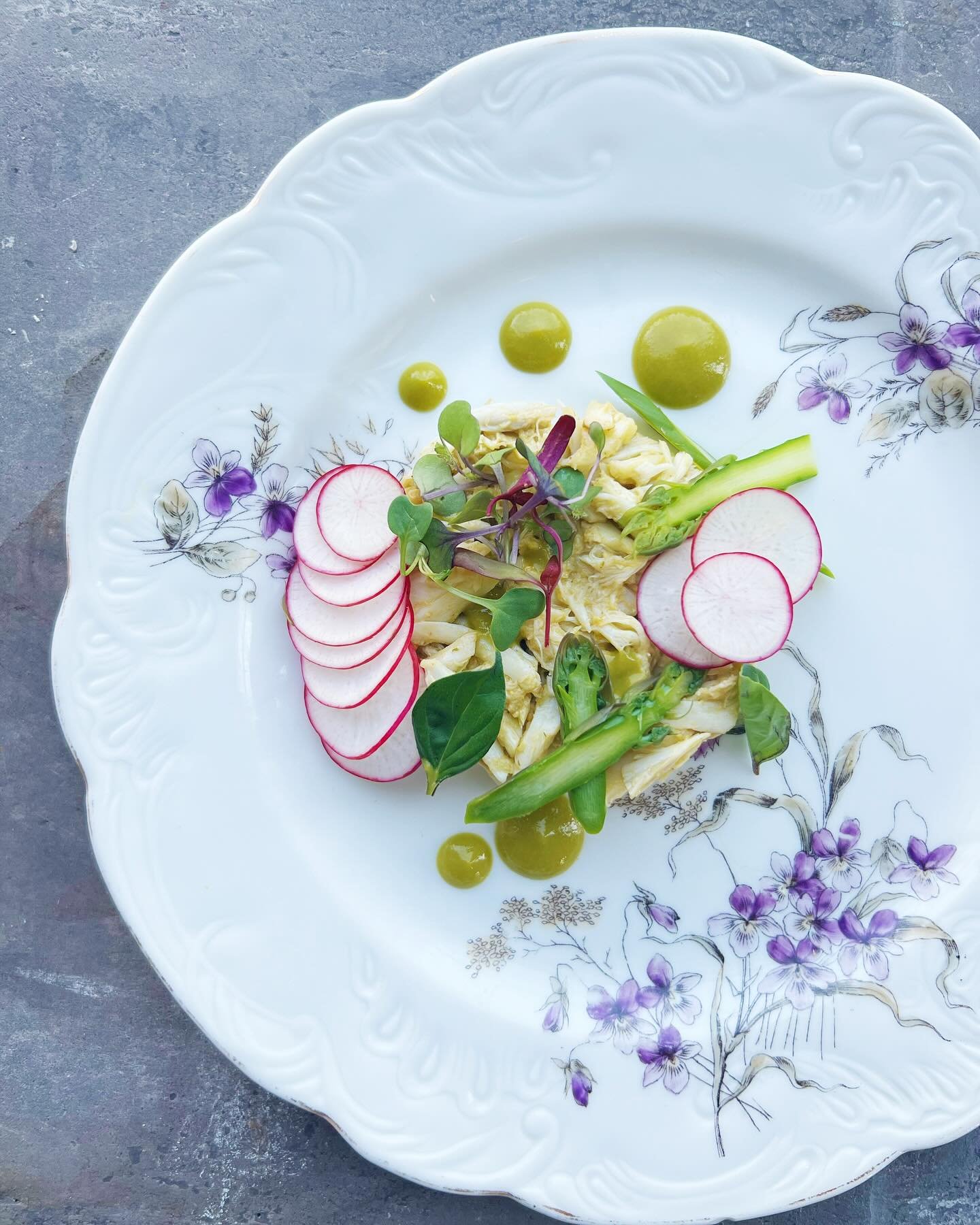 it&rsquo;s FriYAYYYYY ✨

hitting the menu, 

Chesapeake crab salad 
shaved radish &amp; asparagus 
smoked onion jam 
torn thai basil 
lacto-fermented asparagus vinaigrette 

🦀🤍🦀🤍🦀🤍

just a reminder&hellip; our book opens 30 days out, simply mea