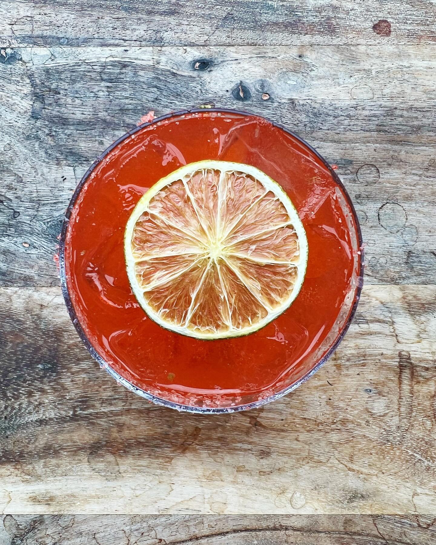 ☔️☁️☔️☁️☔️☁️☔️

rainy days call for a new cocktail
✨STRAWBERRY MARGARITA✨

mi campo tequila
aperol
cointreau
fifer orchard strawberries 
agave
fresh squeezed lime juice 
black pepper
lime zest-strawberry sea salt rim

☁️☔️☁️☔️☁️☔️

andddd just a remi
