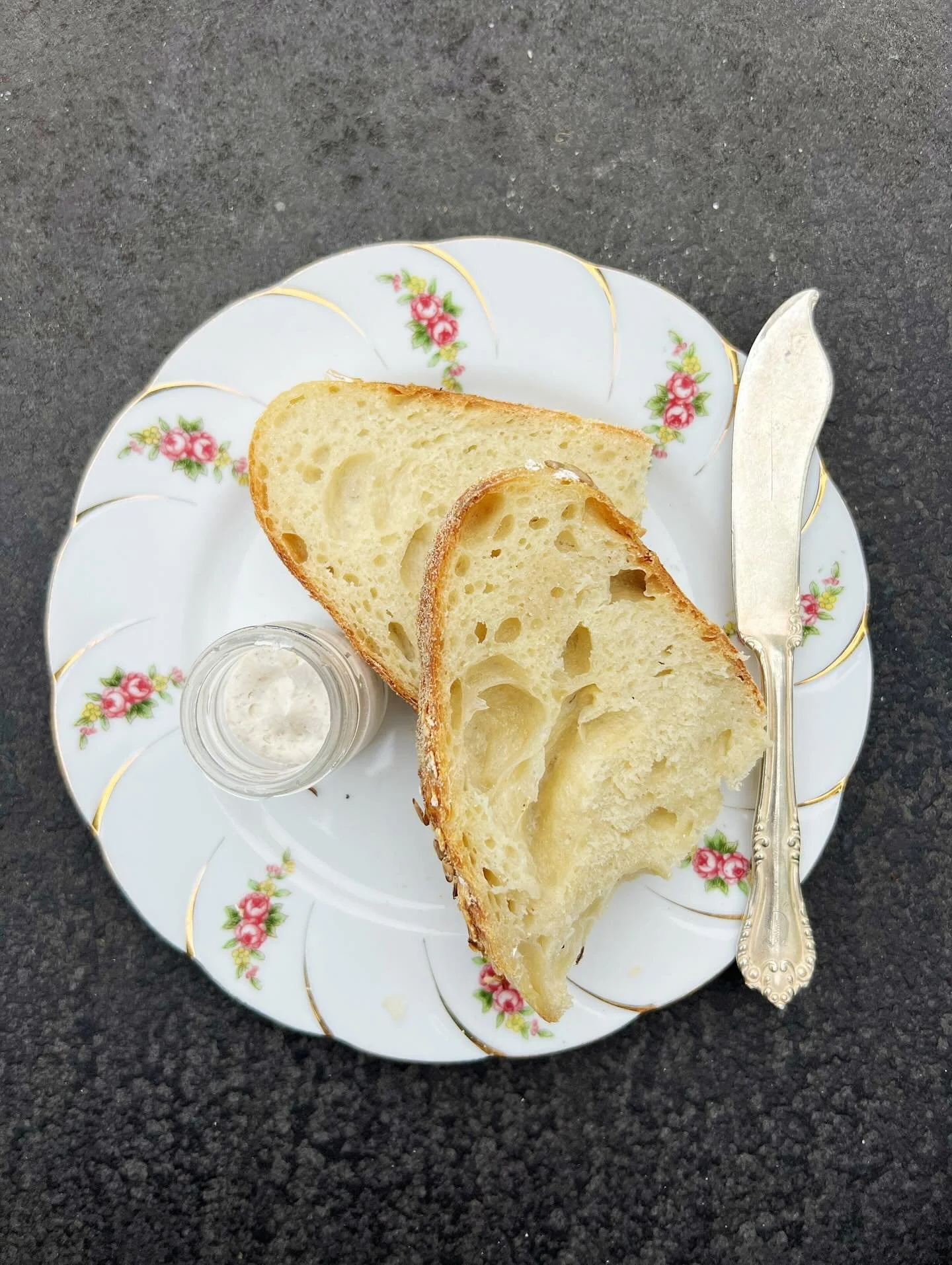 🍞🍴🍞🍴🍞🍴

housemade sourdough bread with 
a honey &amp; toasted coriander butter 

✨P A T I O✨ is open for the week! 

be sure to book ahead for reservations, 
as our book opens 30 days out, 
simply meaning todays date plus 30 days 💫 

just clic
