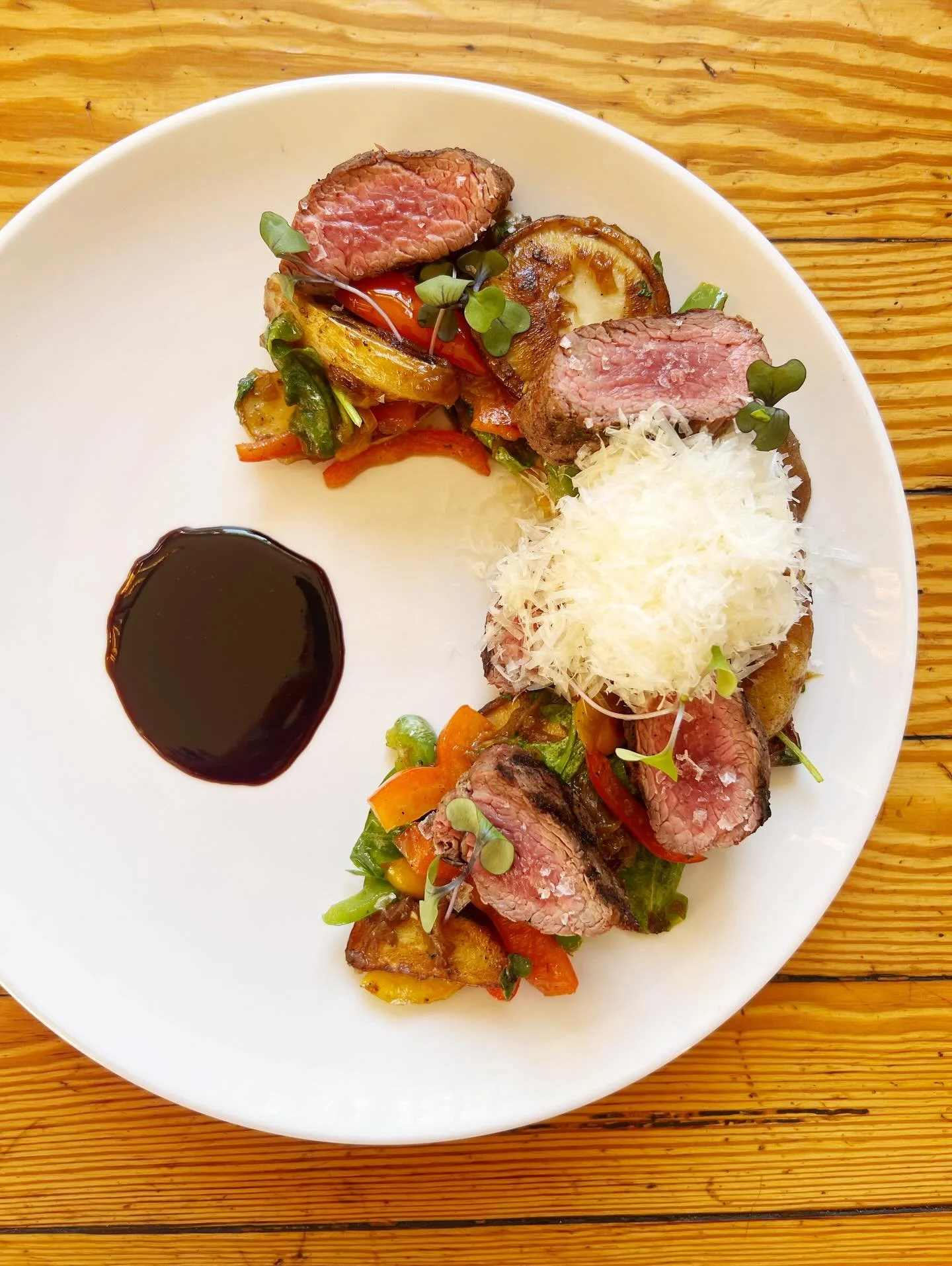 🤎🍃🍄✨🍁🌾🌿

fall menu changes coming in&hellip;

grilled teres major steak
Kennett Square shiitake mushrooms
charred Fifer Orchard bell peppers
fingerling potatoes
caramelized onions
foie gras butter
wilted greens
shaved parmesan
demi

🤎🍃🍄✨🍁🌾