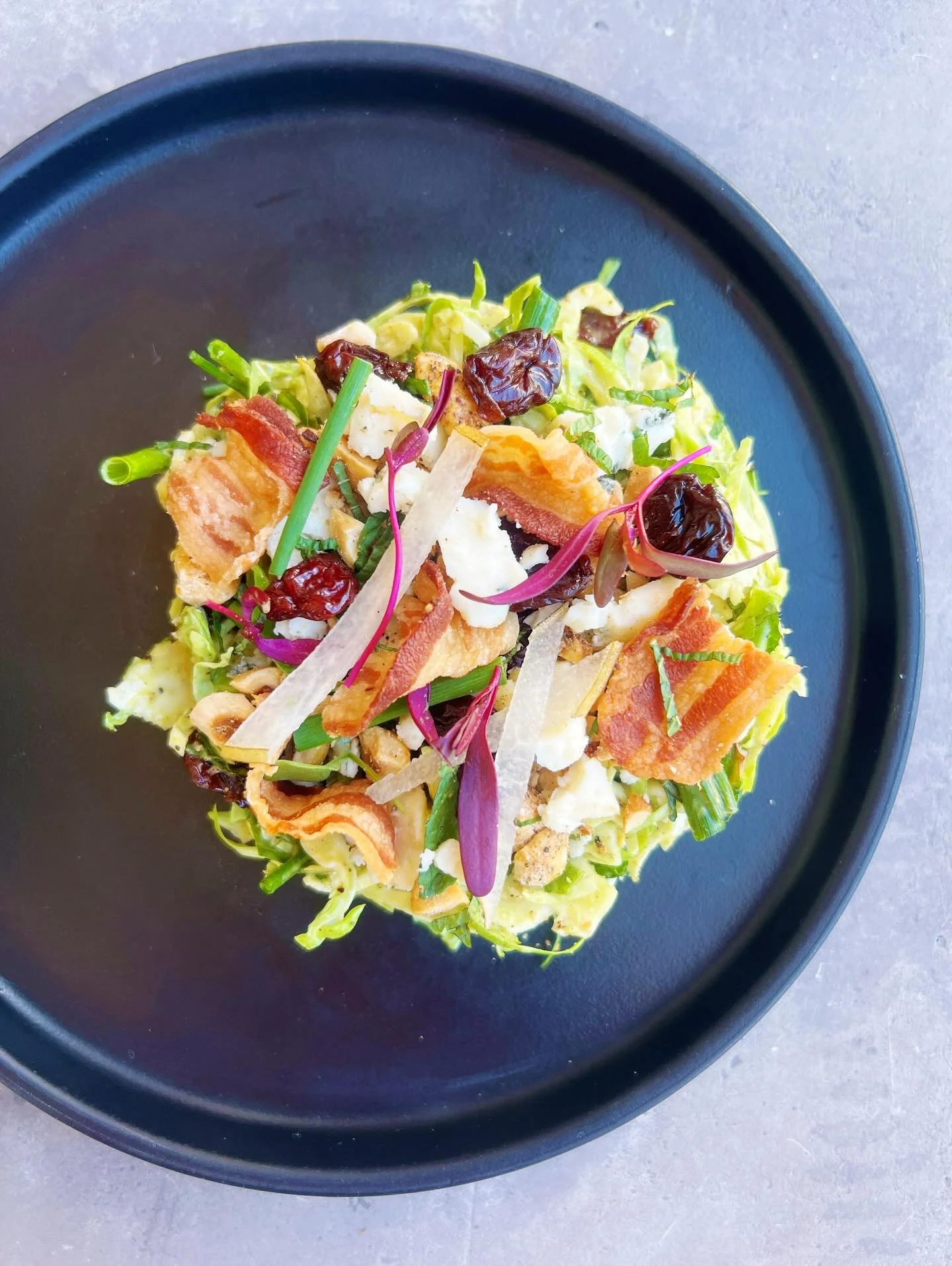 🌿🍴🌿🍴🌿🍴

shaved fifer orchard 
B R U S S E L S ✨S P R O U T 
salad with black pepper hazelnuts, 
dried cherries, Asian pears, chives &amp; mint, crumbled Jasper &ldquo;witherbrook&rdquo; blue cheese, house cured pancetta, dijon vinaigrette

🧑&z