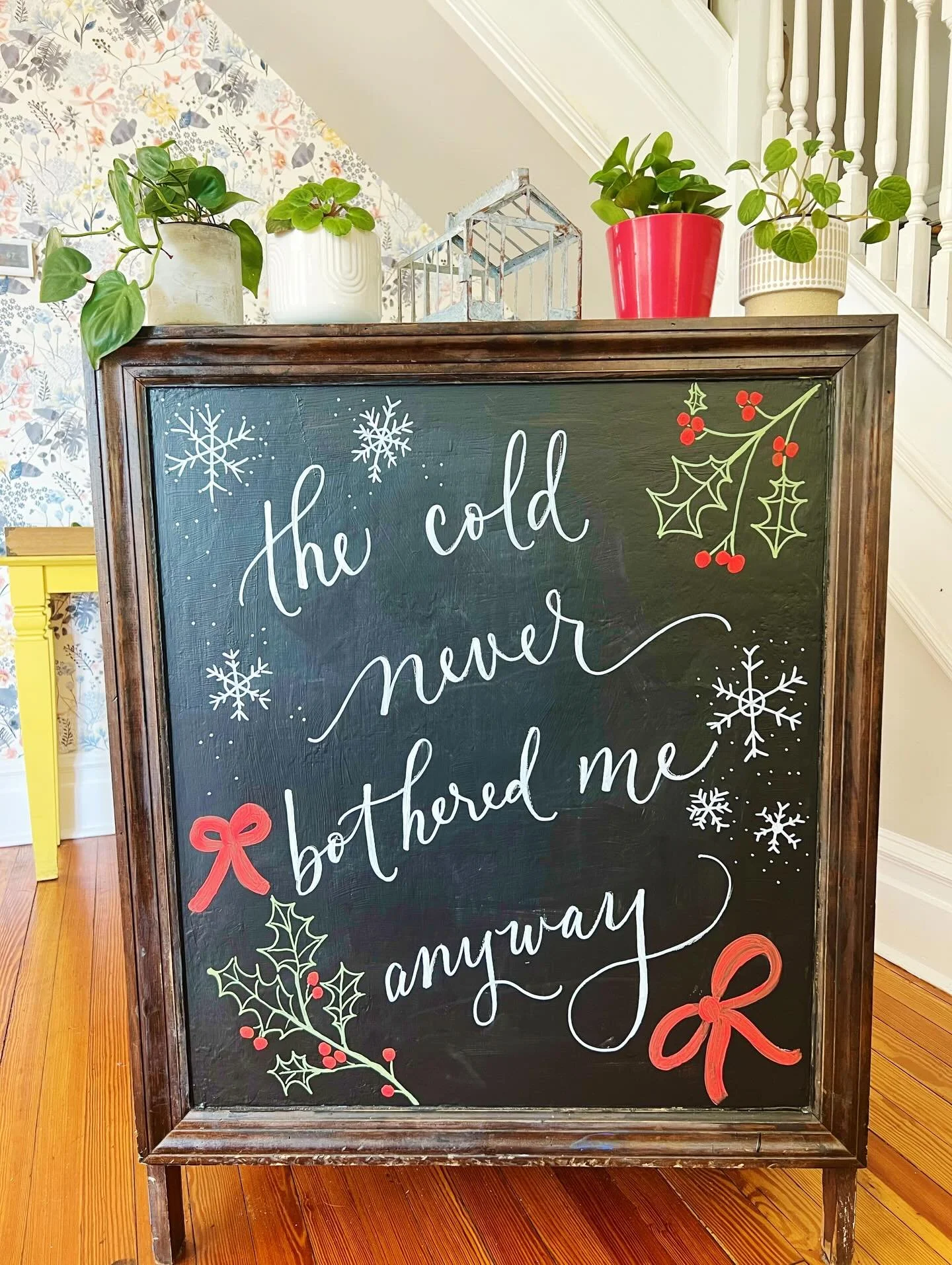 ❄️❤️☃️❄️❤️☃️

the snow queen said it best,
the cold never bothered me anyway

🧑&zwj;🎨: @lewesletteringco 

❄️❤️☃️❄️❤️☃️

as we approach the holidays, 
please note that Heirloom&rsquo;s hours might be different. 

we are open two Mondays this month&