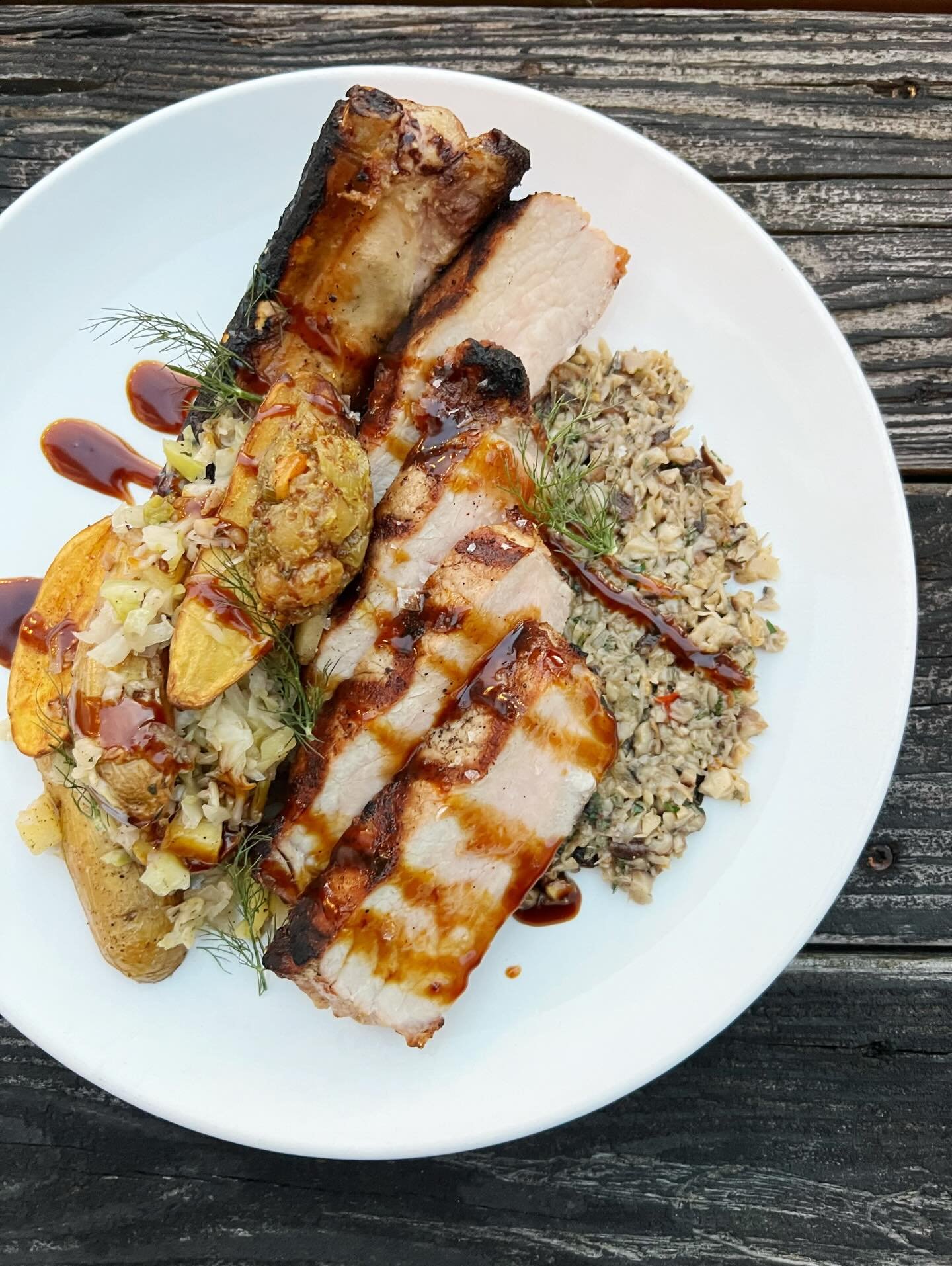 🐷🍴🐷🍴🐷🍴

grilled double cut heritage 
✨P O R K  C H O P✨

house fermented sauerkraut 
with apples &amp; walnuts
mushroom duxelles
fried vinegar fingerling potatoes
apple &amp; fennel mustard
cherry demi 

🐷🍴🐷🍴🐷🍴

a HUGE thank you to our lo