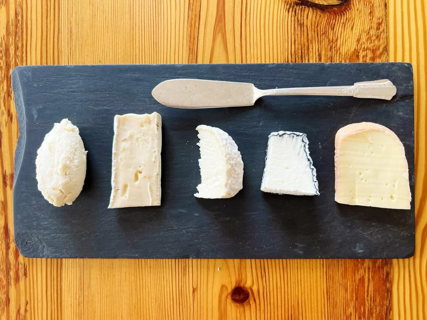 💜🩷🤍💜🩷🤍

introducing a new lineup of cheeses from
the lovely Chester County, PA farm&hellip;

✨birchrun hills farm✨ 

🧀 fromage blanc
fresh, fluffy &amp; bright, local honey and sea salt

🧀 little chardy
bloody rind, double cream, buttery

🧀 