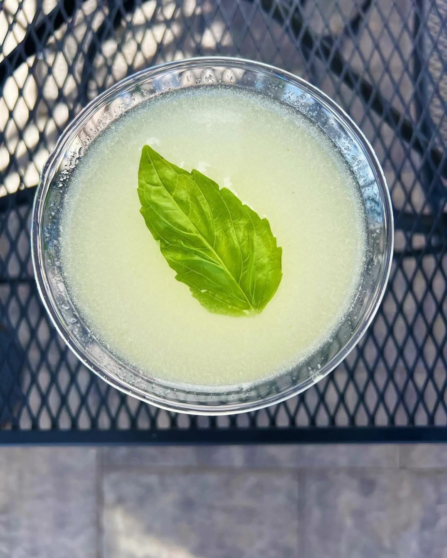 🌿🌿🌿🌿🌿🌿

✨BASIL GIMLET✨
fragrant Sip Smith gin
Faccia Brutto centerbe 
fresh lime juice
housemade ginger syrup
fresh torn basil

🌿🌿🌿🌿🌿🌿

the ✨P A T I O✨ is open tonight 
and we have some new menu items hitting 
our menu for the spring! 

b