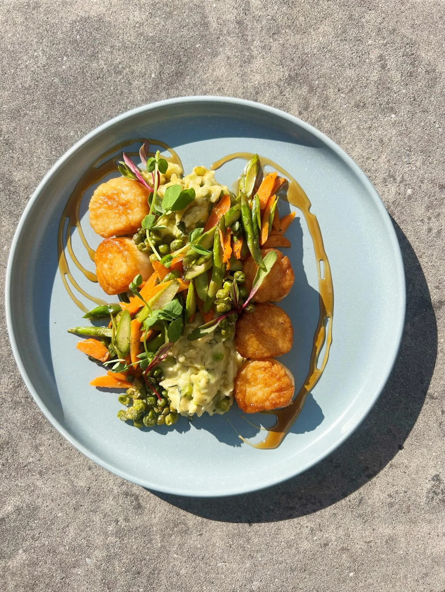 🌷🌿🪻☀️🌺

hitting our menu,

pan seared New England
✨S C A L L O P S✨

creamy spring pea orzo
Fifer Orchard asparagus &amp; carrots
wasabi peas
smoked paprika maple gastrique

🌷🌿🪻☀️🌺

the ✨P A T I O✨is open for the first seating tonight &amp; t