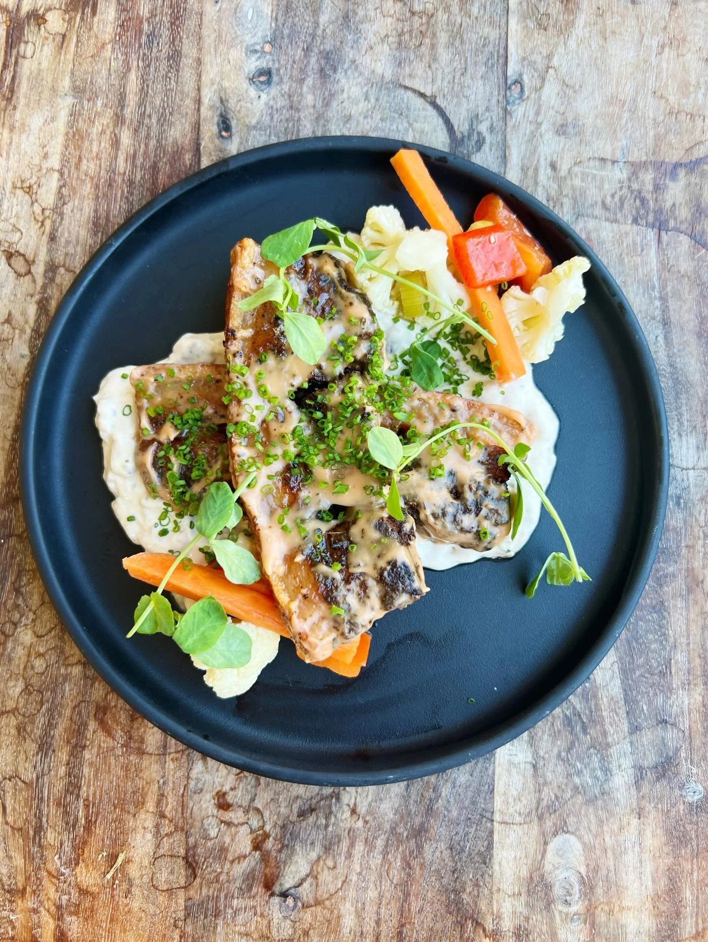 🌷🌿🪻☀️🌺

crispy pork belly
creole spiced
pickled spring vegetables
rhubarb chili glaze
caramelized onion dip

🌷🌿🪻☀️🌺

be sure to book ahead for reservations, 
as our book opens 30 days out, 
simply meaning todays date plus 30 days 💫 

just cl