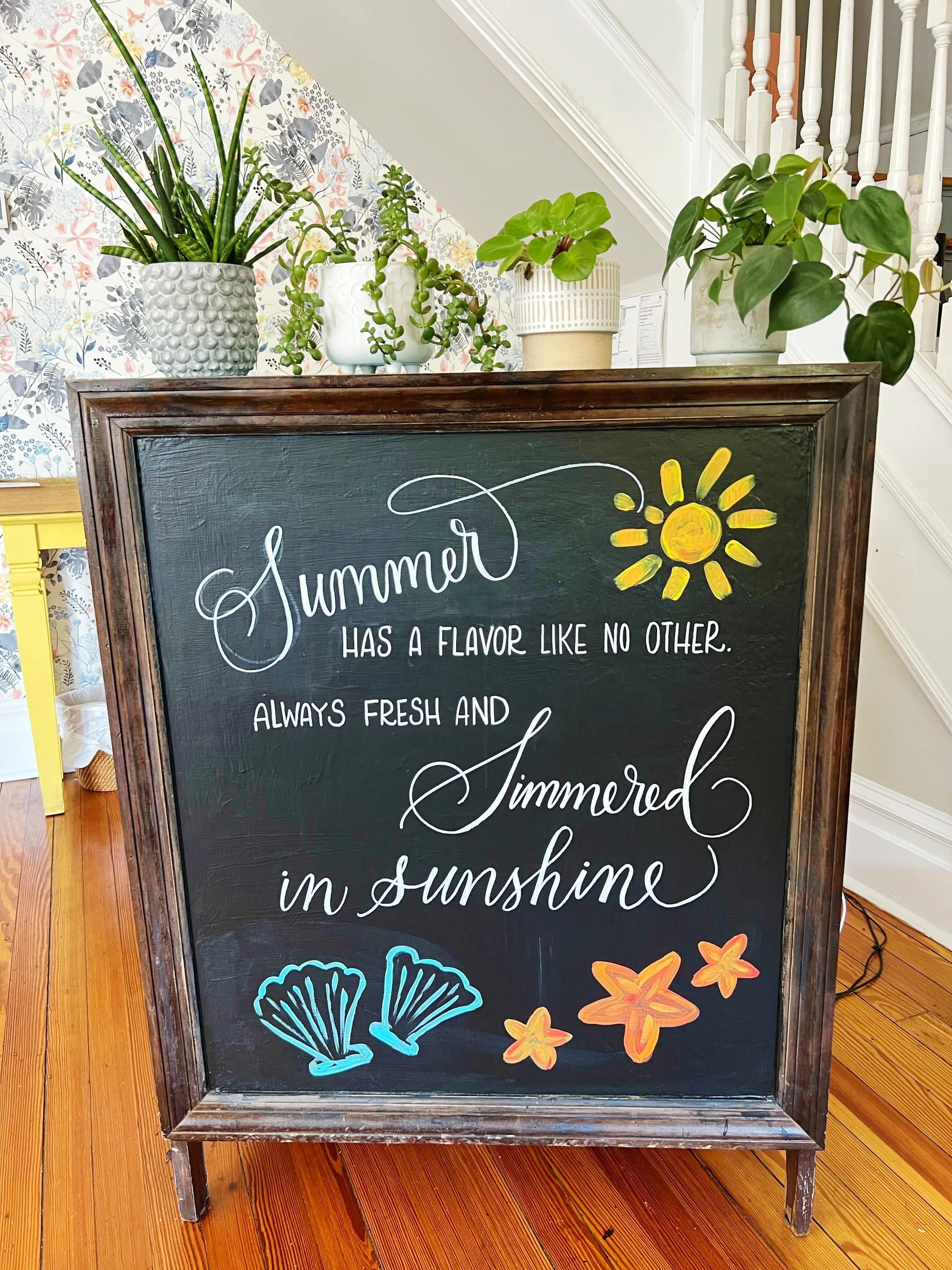 ☀️ 🌿🍴☀️🌿🍴

Summer has a flavor like no other. 
Always fresh and simmered in sunshine. 

👩&zwj;🎨: @lewesletteringco 

☀️ 🌿🍴☀️🌿🍴

✨gorgeous weather alert✨

we have opened the PATIO for the weekend. 

be sure to book ahead for reservations, 
a