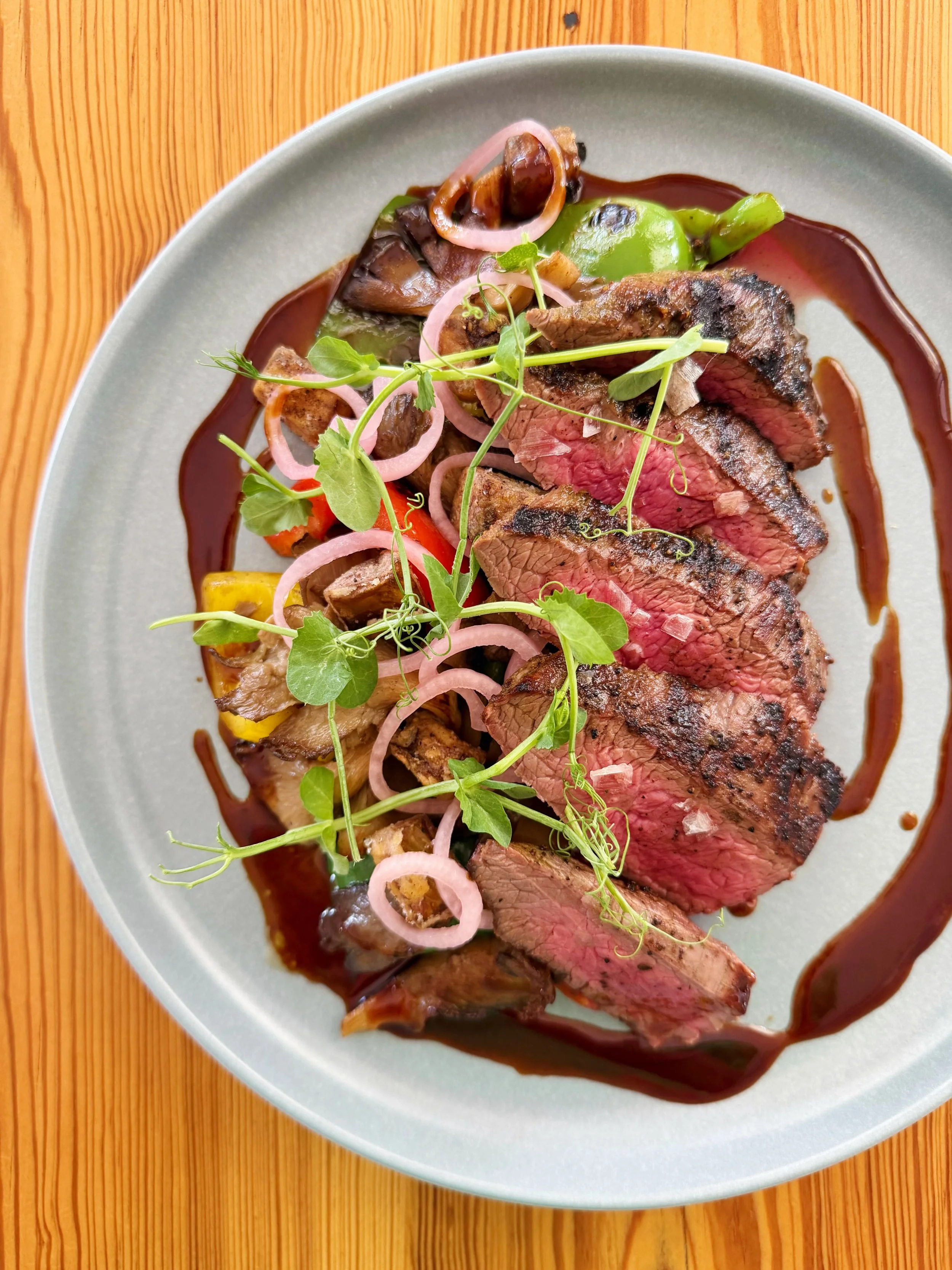 🐮🍴🐮🍴🐮🍴

grilled grass fed flank steak 
Argentinian marinade
Fifer Orchard fried green tomatoes
pan seared bell peppers
Kennett Square oyster mushrooms
lemon pickled shallots
bordelaise

🐮🍴🐮🍴🐮🍴

the PATIO is open tonight&hellip;

be sure t