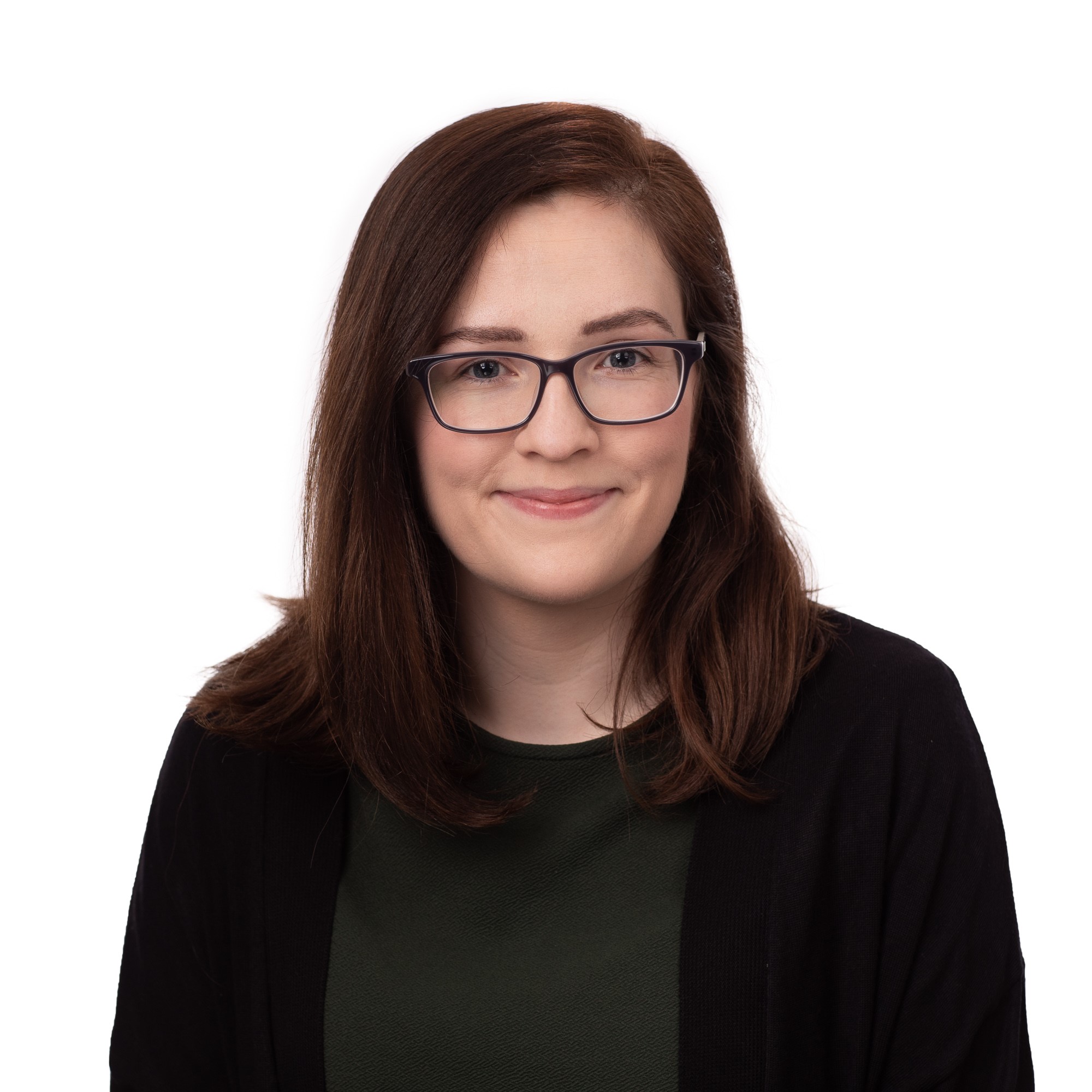 Hollie Headshot.jpg