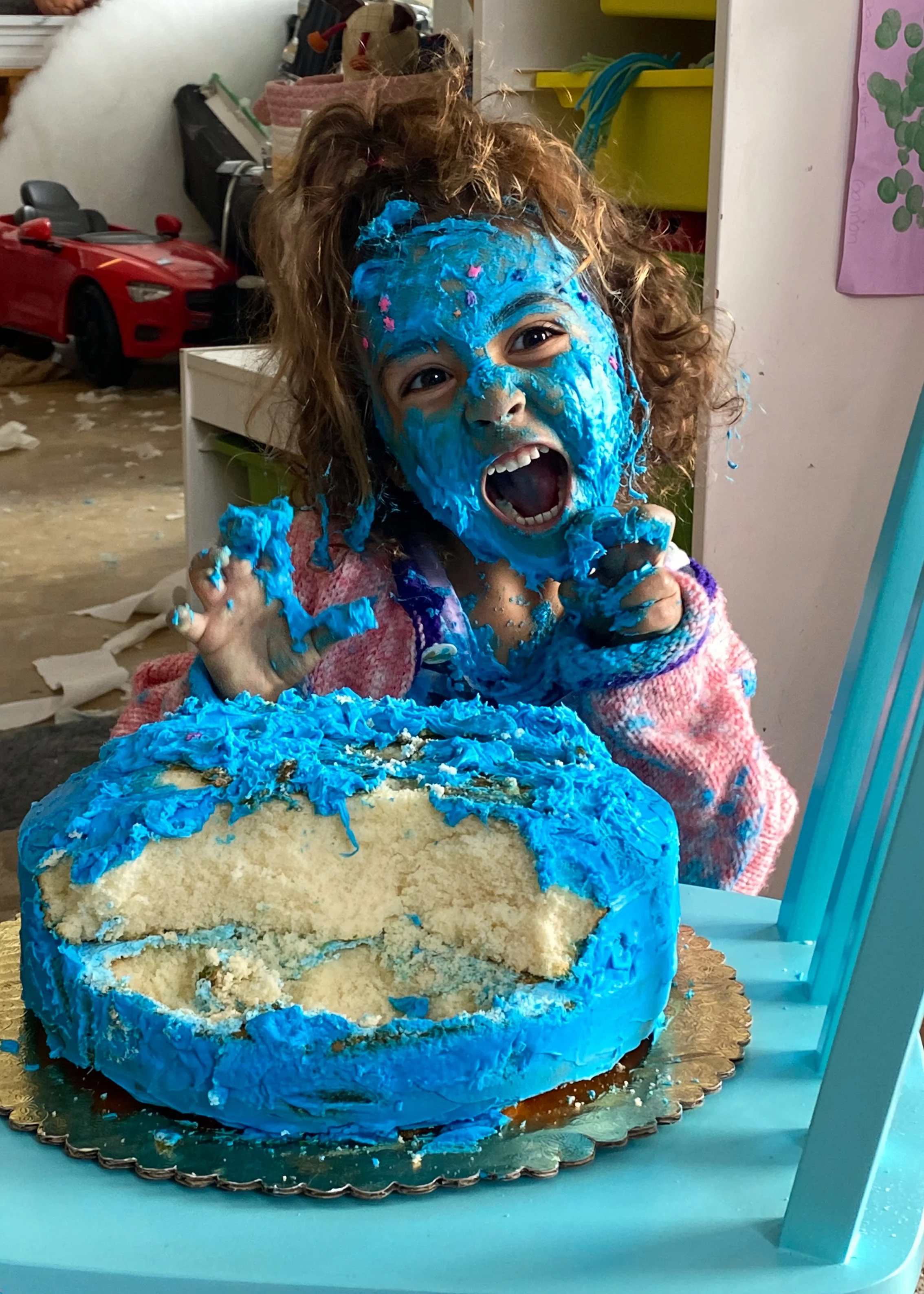 05cake-girl.jpg
