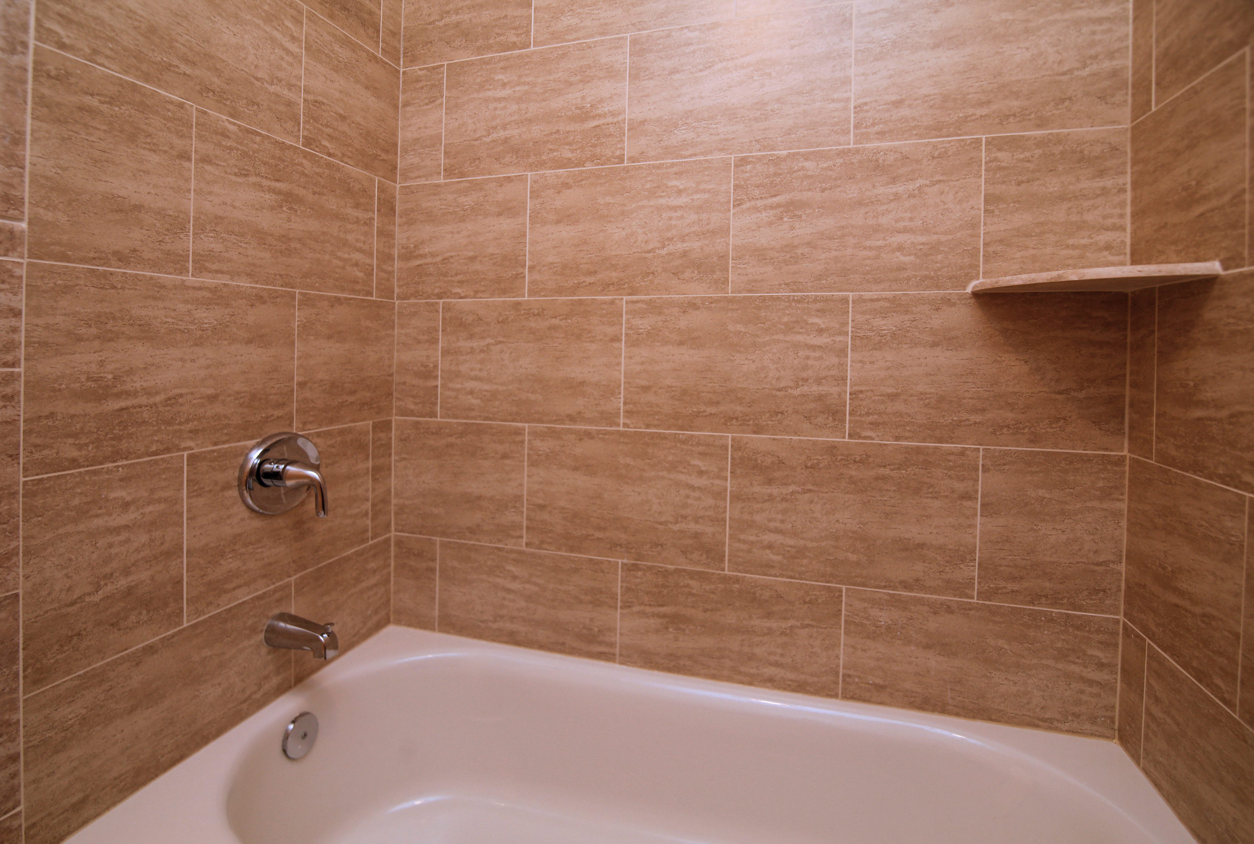 186 Undercliff Ave Edgewater-print-028-Bathroom-4200x2827-300dpi.jpg