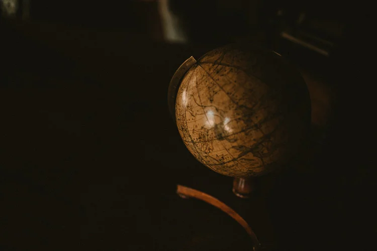vintage globe at quex park wedding