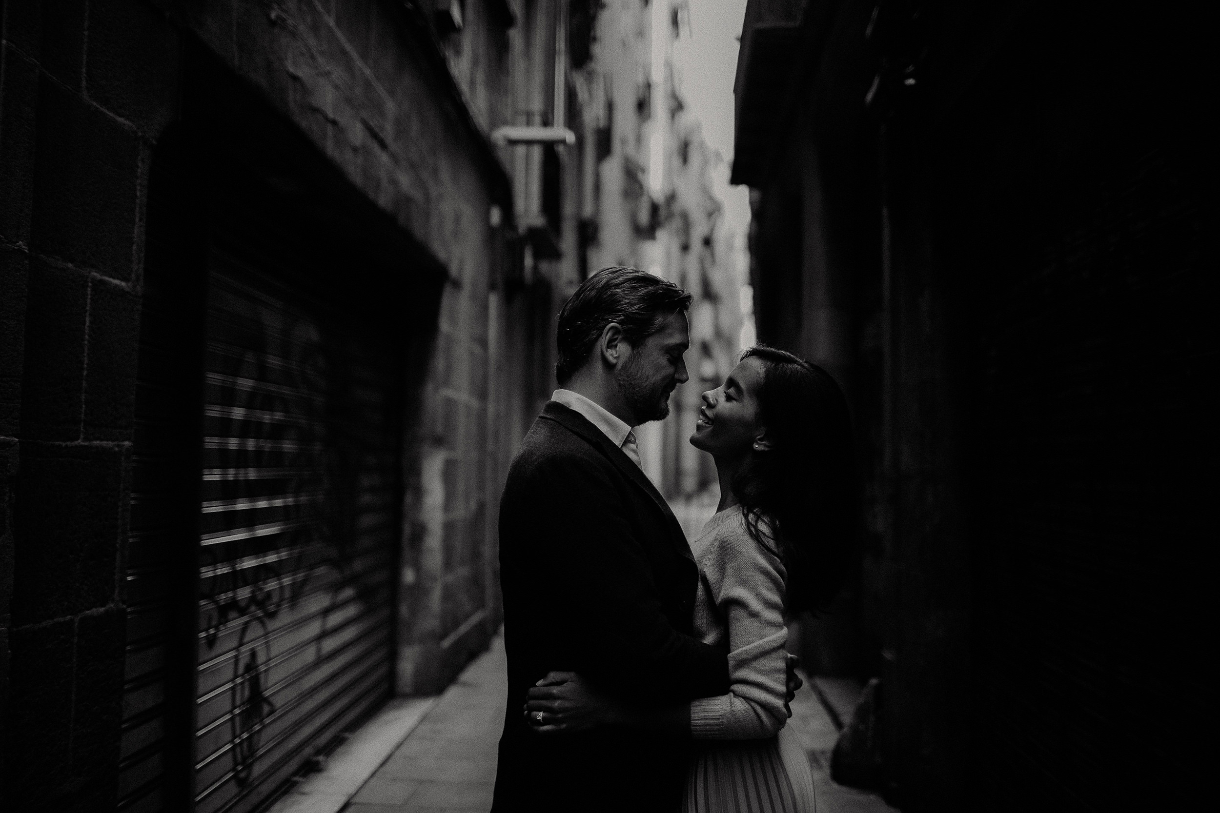 engagement photo locations in Barcelona