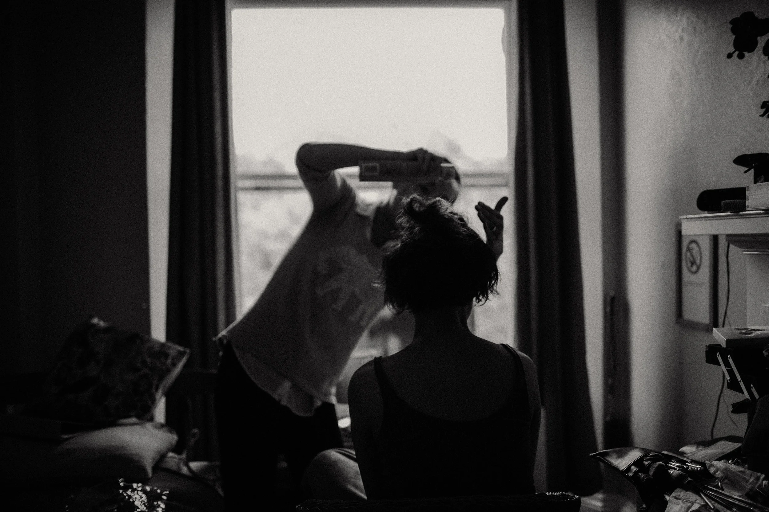 chinese bride gets ready in Edinburgh elopement