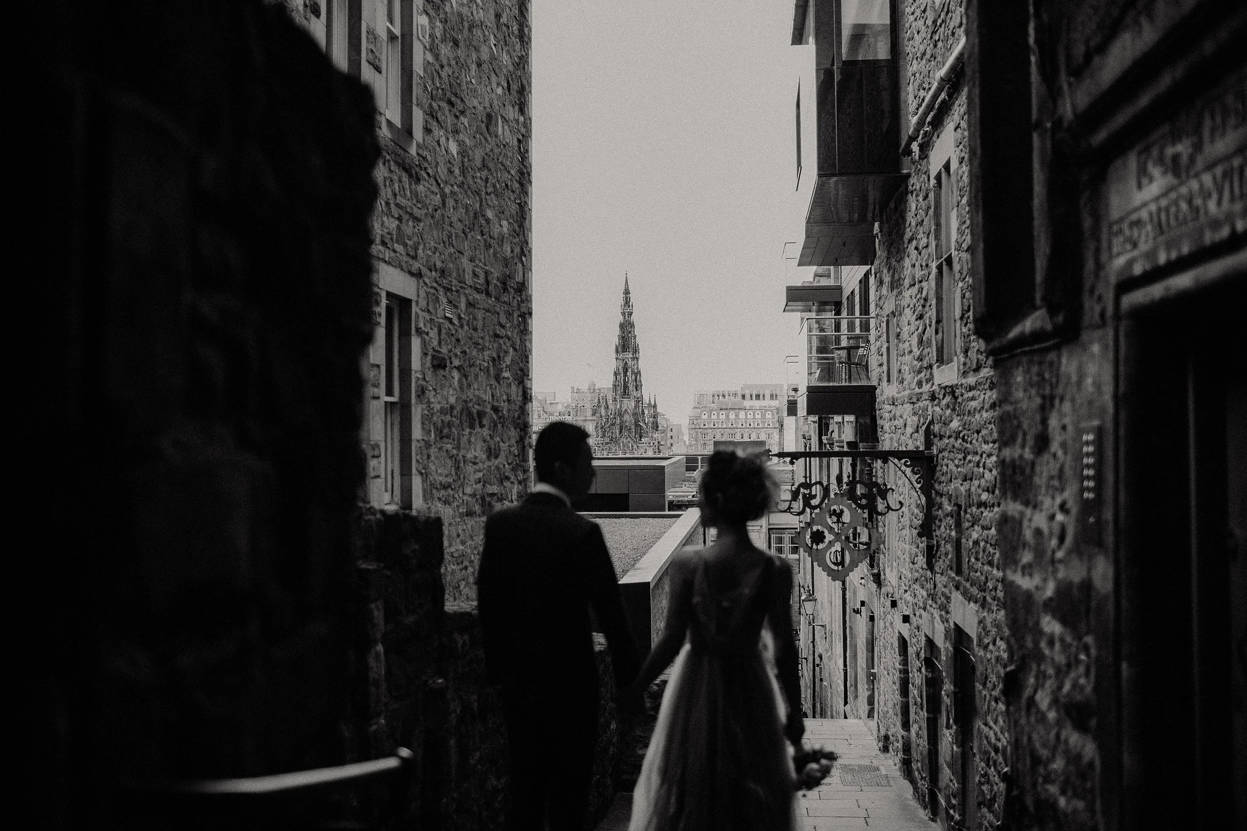 creative wedding photographer in edinburgh