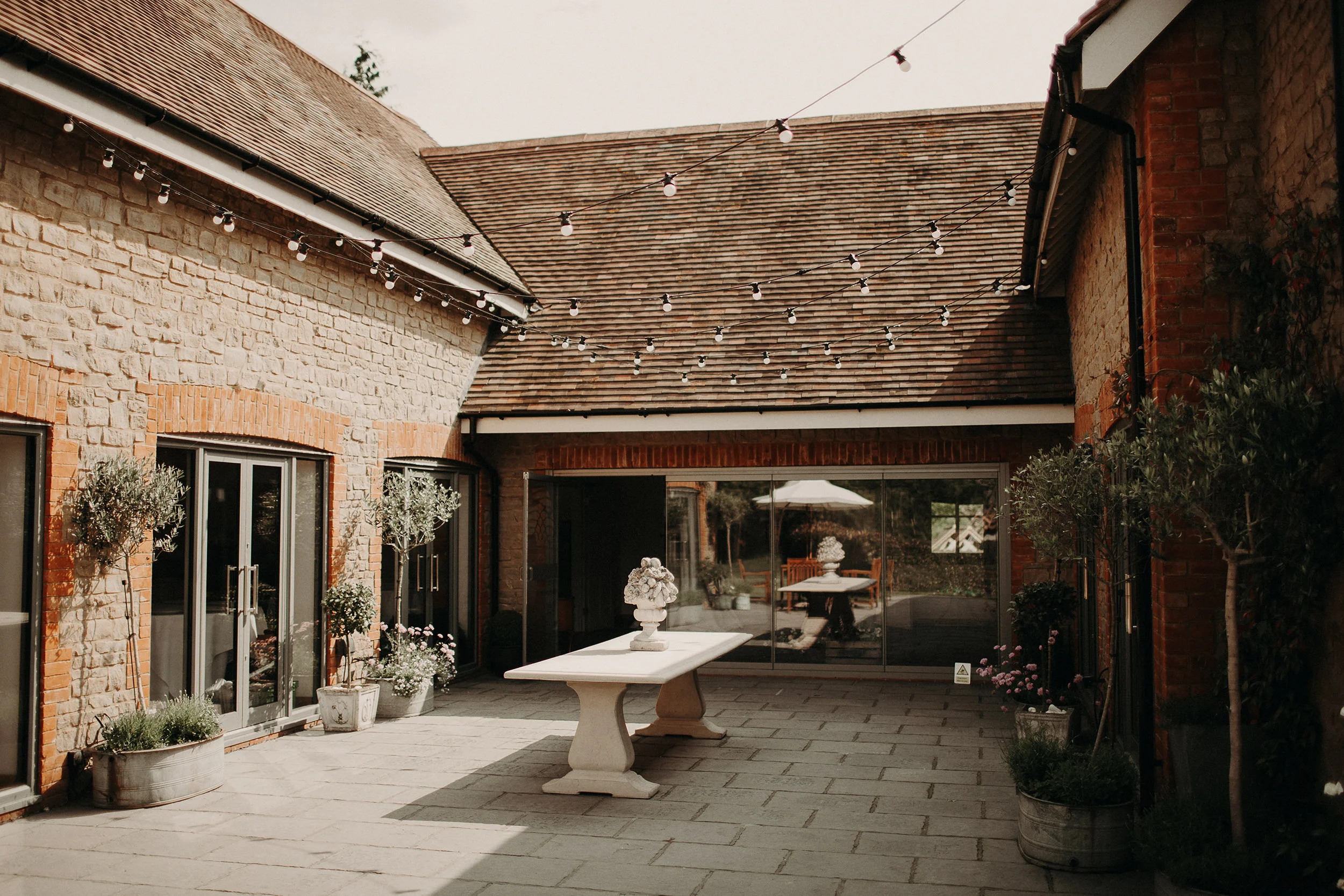 millbridge court wedding photographer