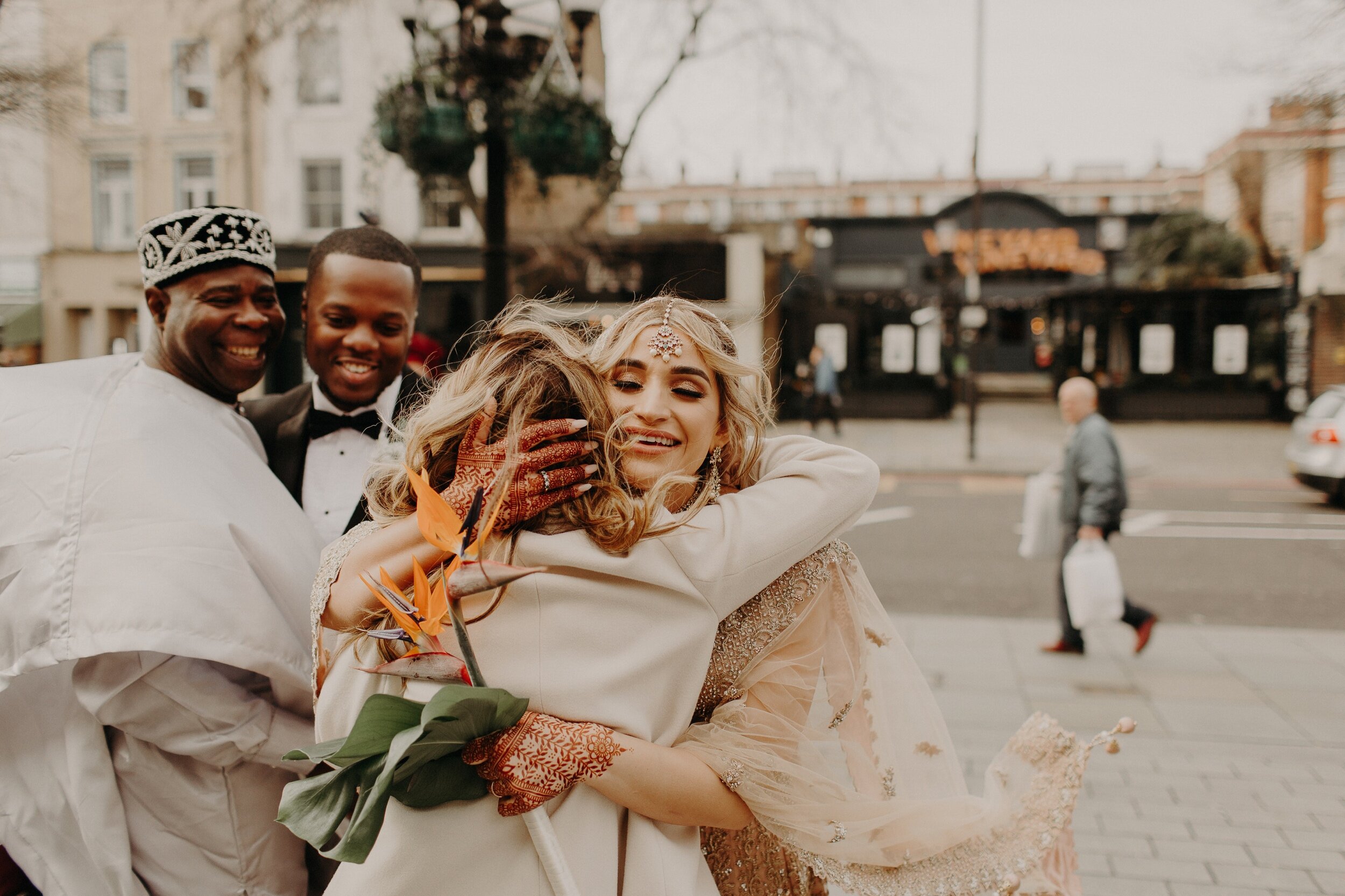 109_LondonAsianWeddingPhotographer0128_green_the_wedding_on_crypt.jpg