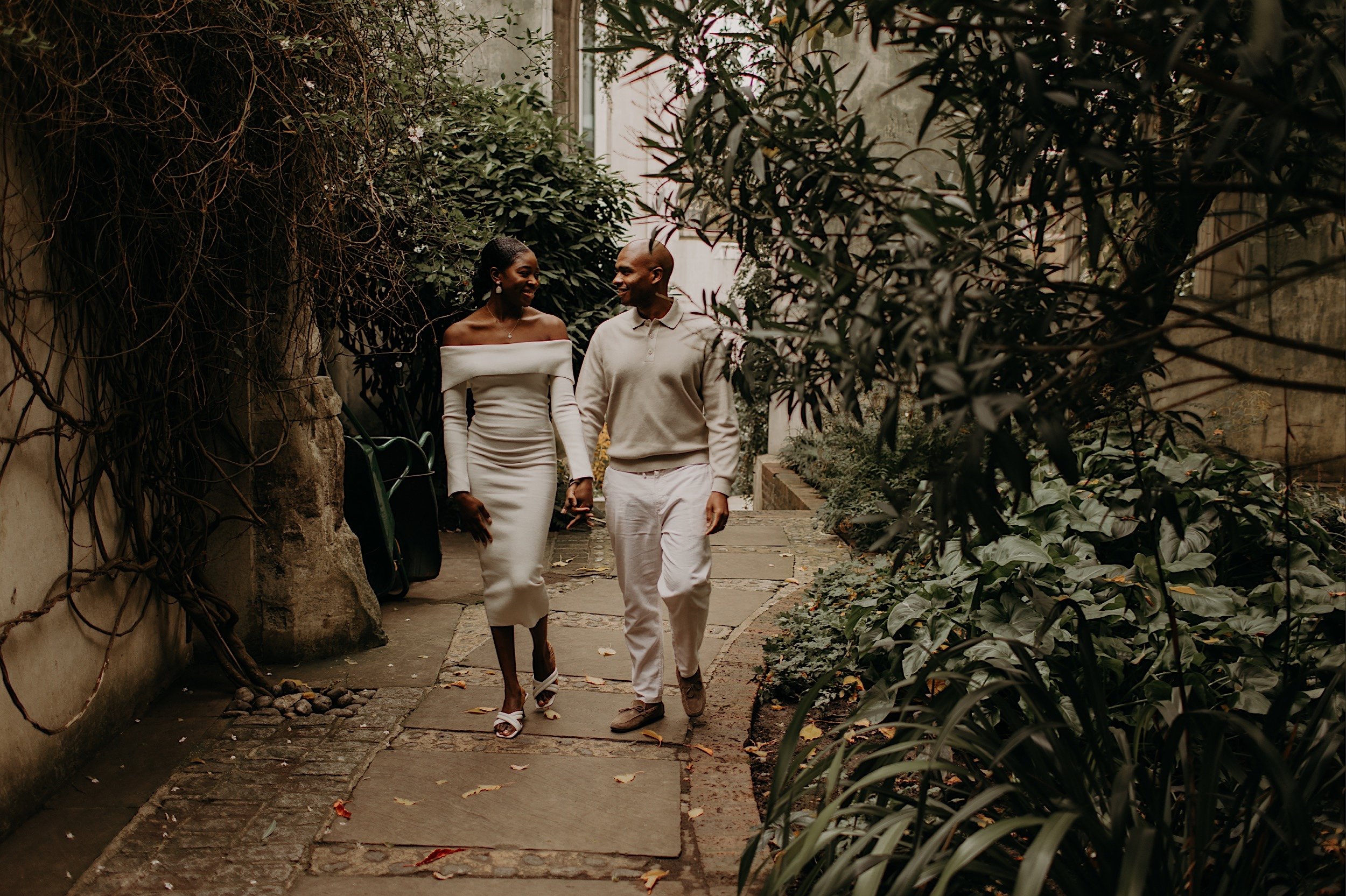 03_St-Dunstans-in-the-east-pre-wedding-shoot0006_Gorgeous black model couple in love walk through st dunstan in the east.jpg
