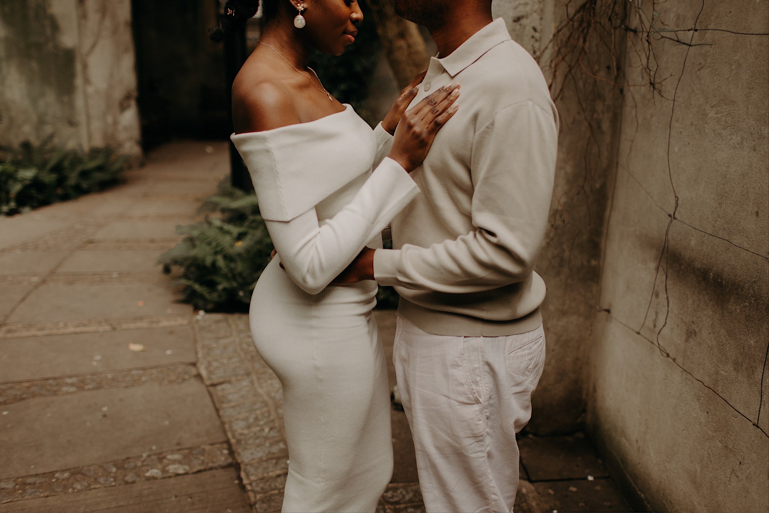 11_St-Dunstans-in-the-east-pre-wedding-shoot0016_Gorgeous black model couple in love share intimate moment in st dunstan in the east.jpg