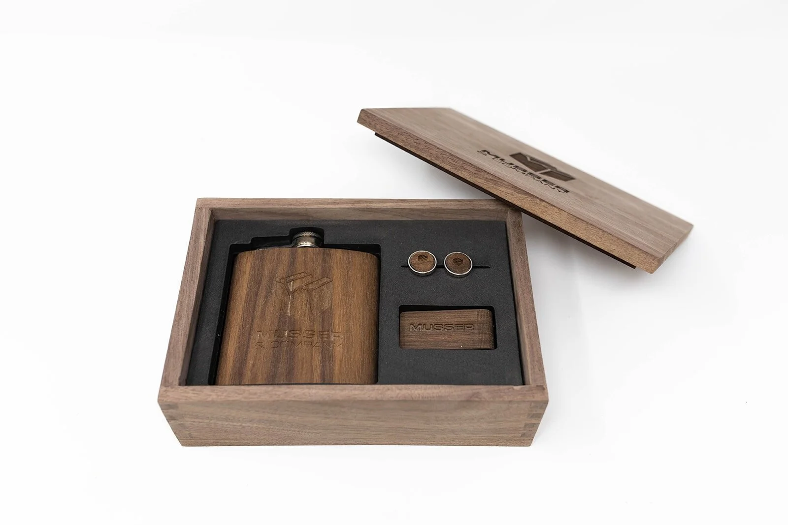 flask cuff links box.jpg