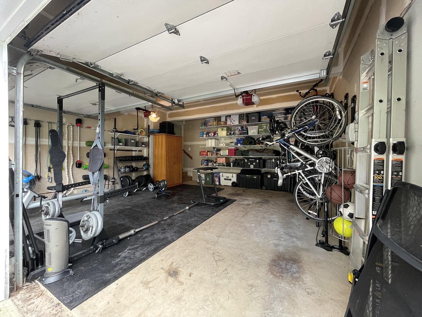 POV: When you need to turn your storage unit (aka garage) into a home gym. How is that for a transformation? 🙌🏻🙌🏻

Here&rsquo;s the reality check though: this garage (+ the shed that isn&rsquo;t pictured) took almost 50 people-hours to pull off ?