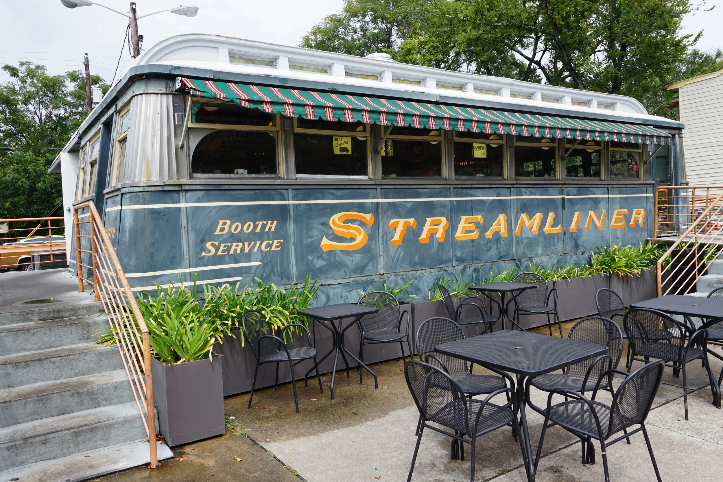 9 Incredible Bars and Restaurants That Used to Be Other Things (Architectural Digest)